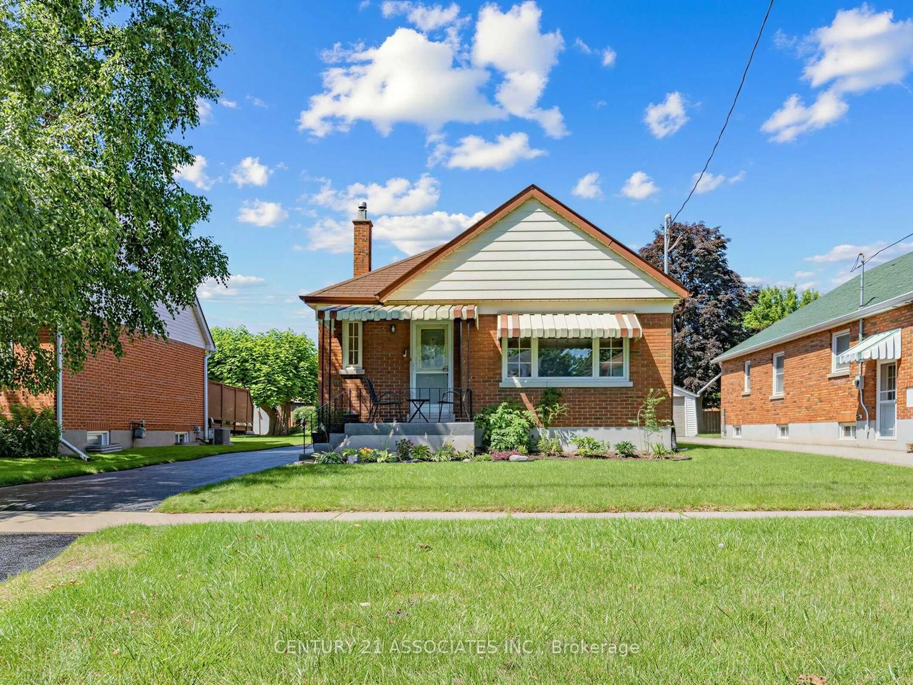 Home with brick exterior material, street for 58 Central Park Blvd, Oshawa Ontario L1H 5W4
