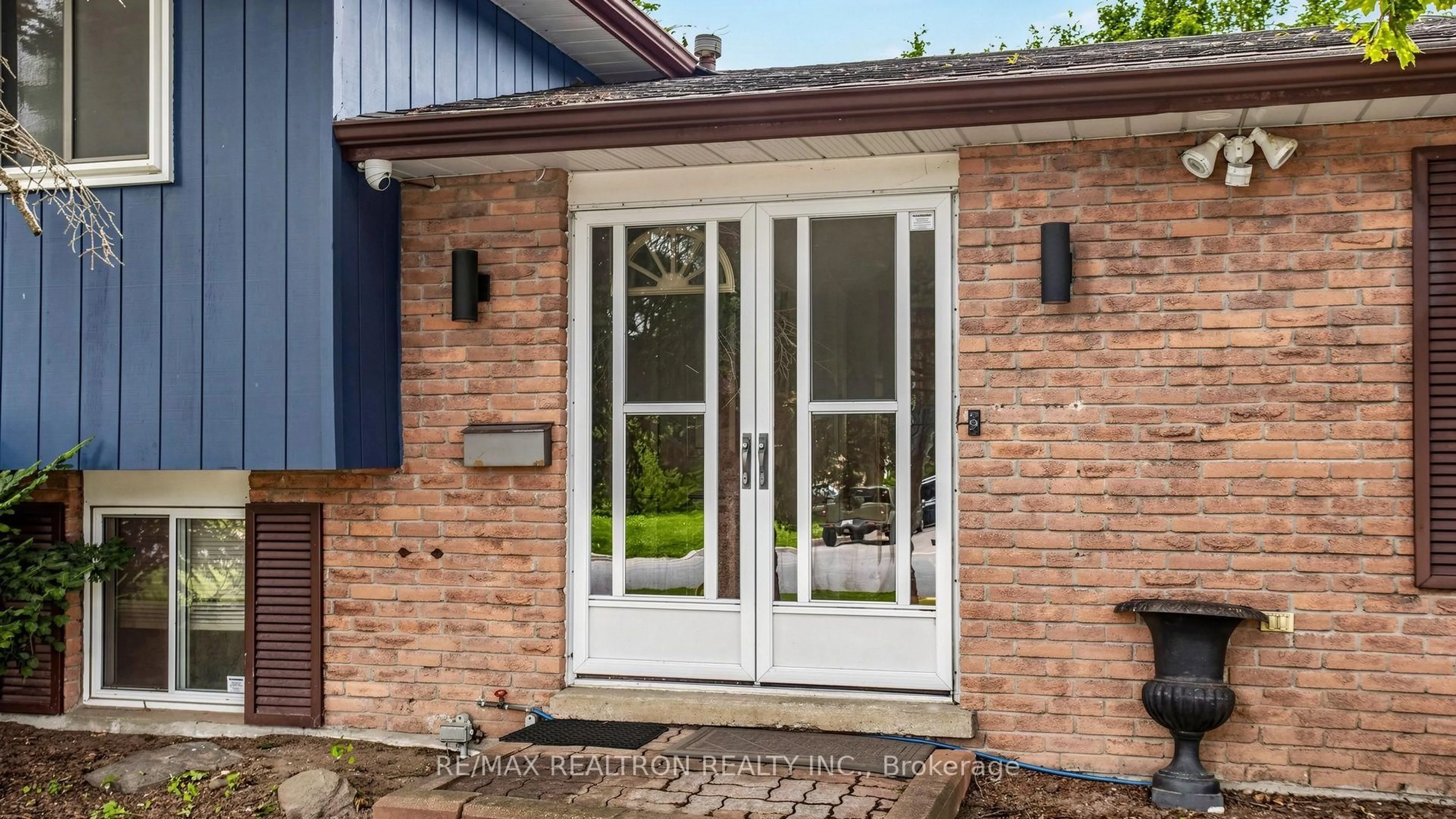 Home with brick exterior material, street for 10 Rotherglen Rd, Ajax Ontario L1S 6L6