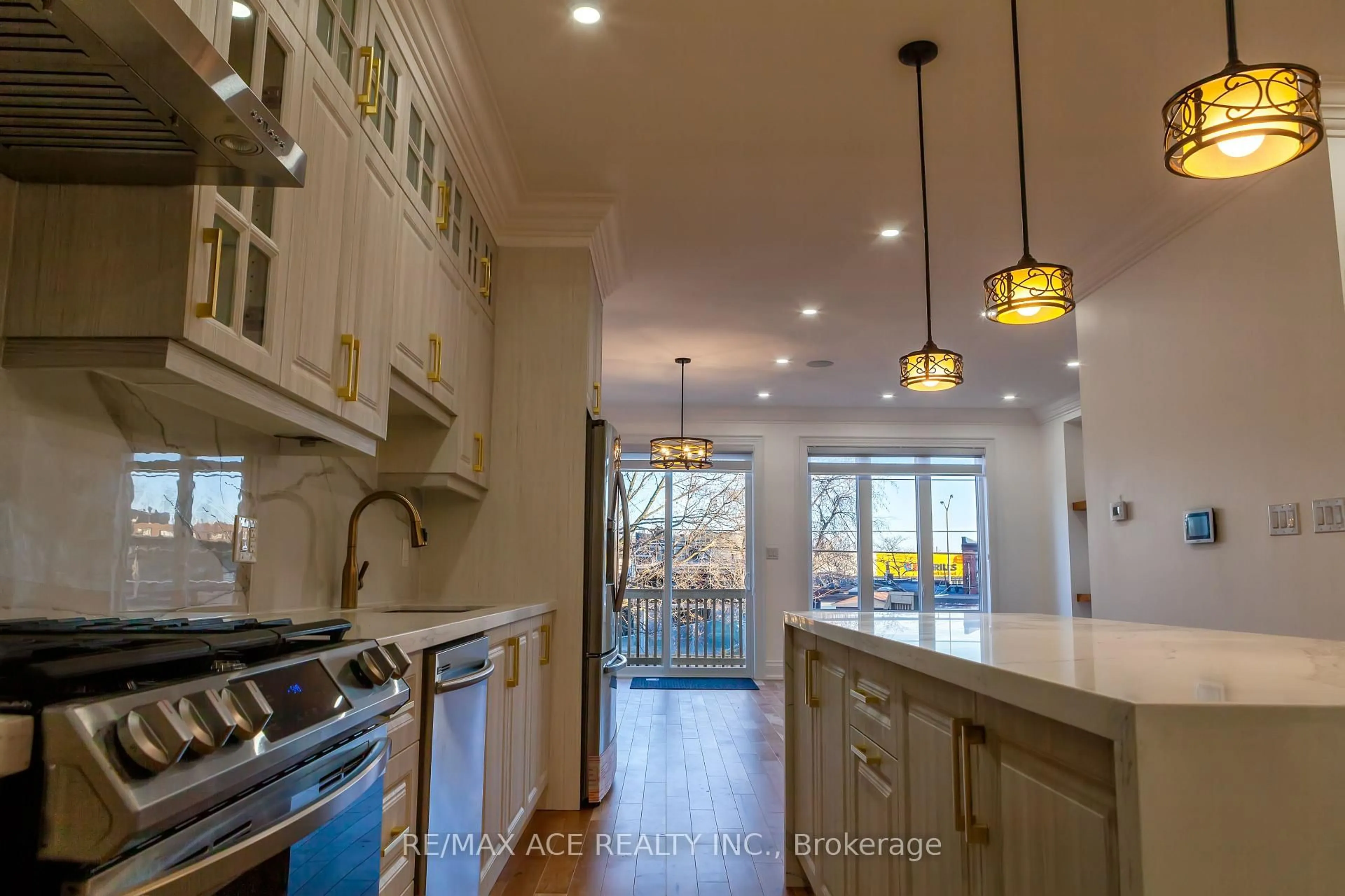 Open concept kitchen, ceramic/tile floor for 229B Mcintosh St, Toronto Ontario M1N 3Z2