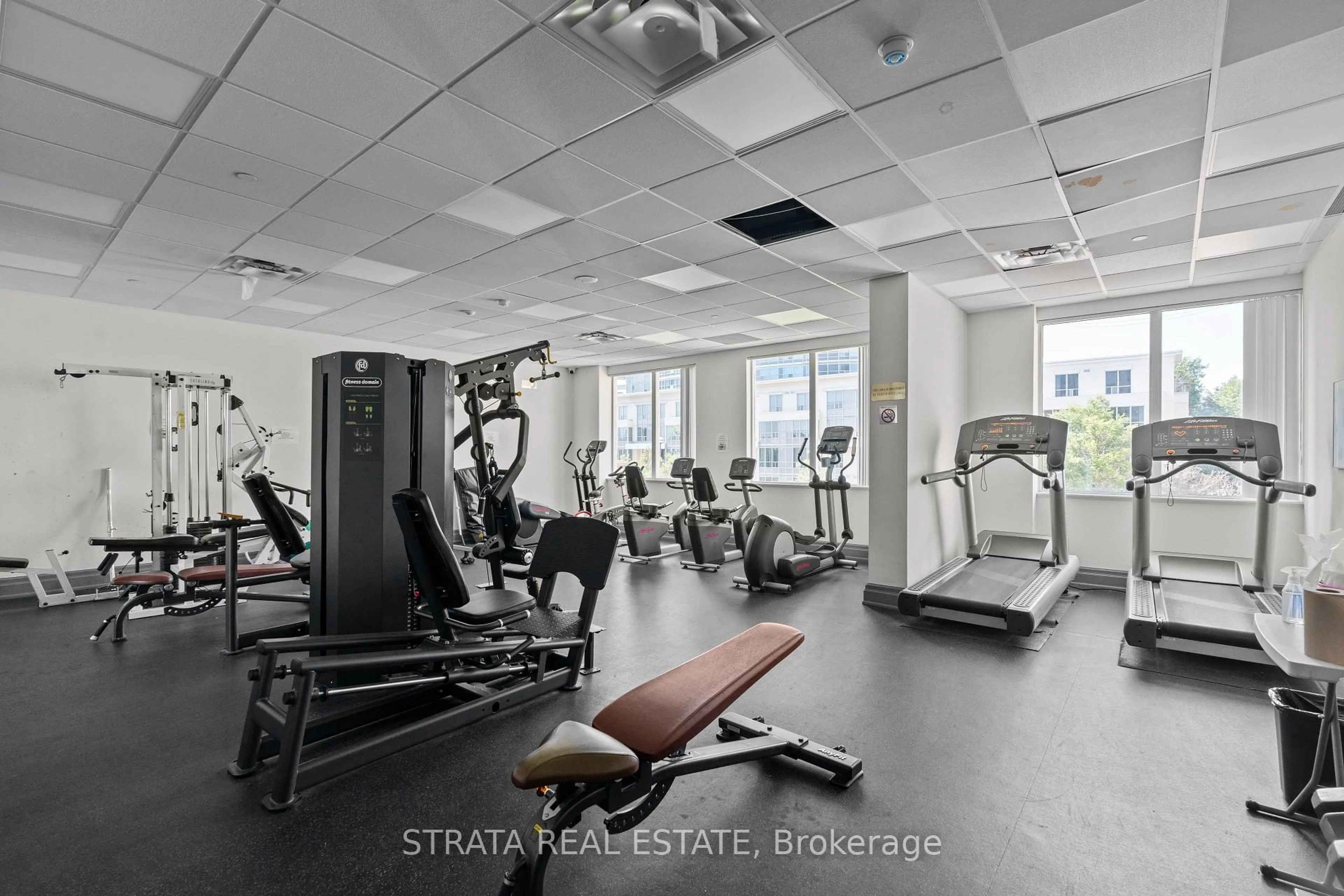 Gym or fitness room for 1 Lee Centre Dr #313, Toronto Ontario M1H 3J2