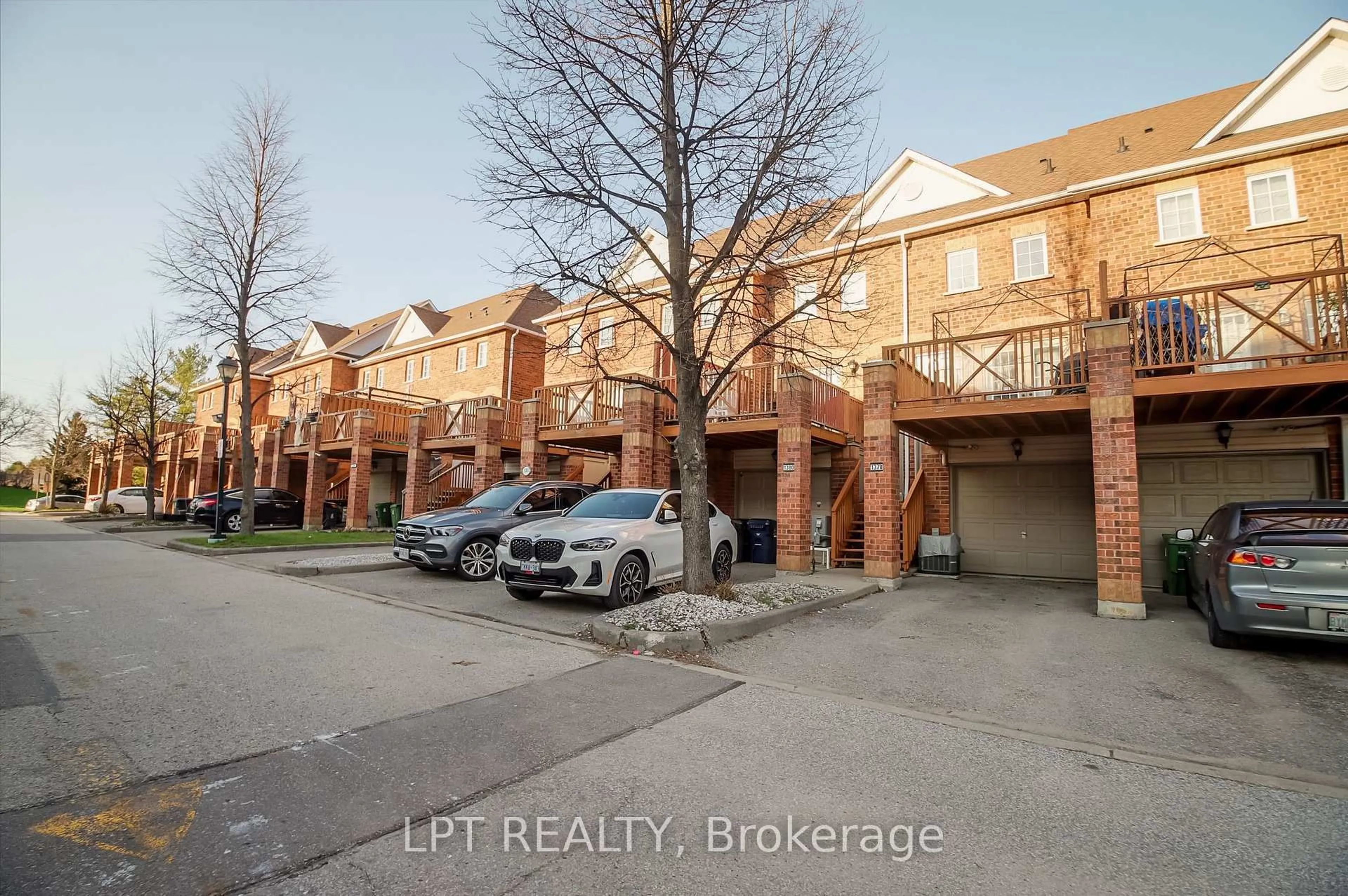 A pic from outside/outdoor area/front of a property/back of a property/a pic from drone, street for 1378 Meadowvale Rd #36, Toronto Ontario M1B 5Z4