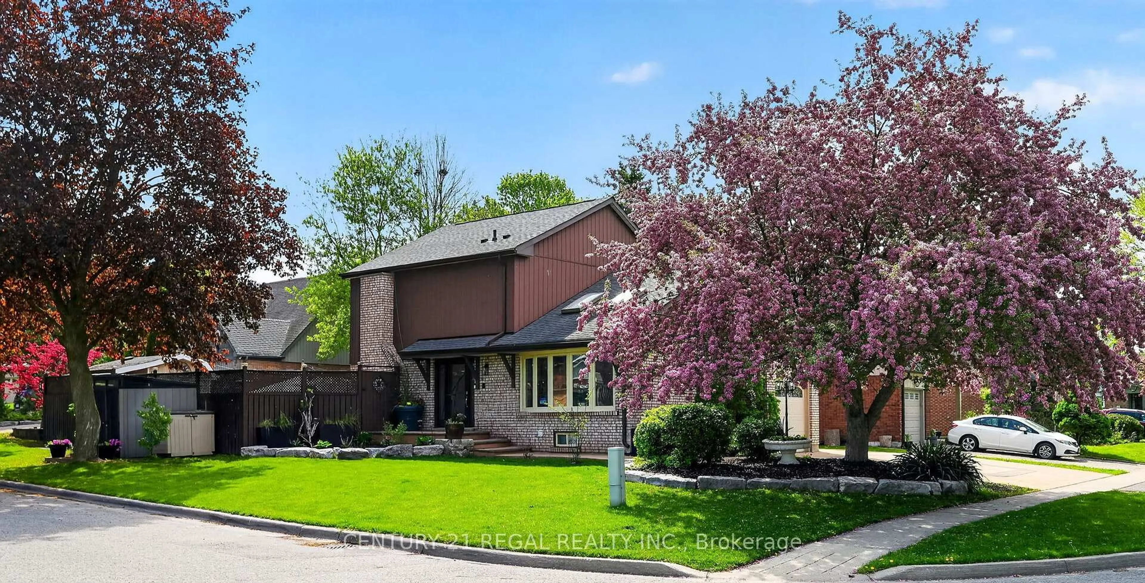 Home with brick exterior material, street for 481 Camelot Dr, Oshawa Ontario L1K 1M5