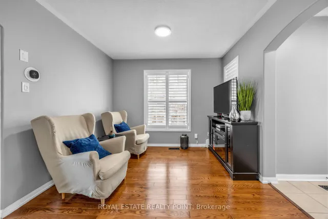141 Raponi Circ, Toronto 5