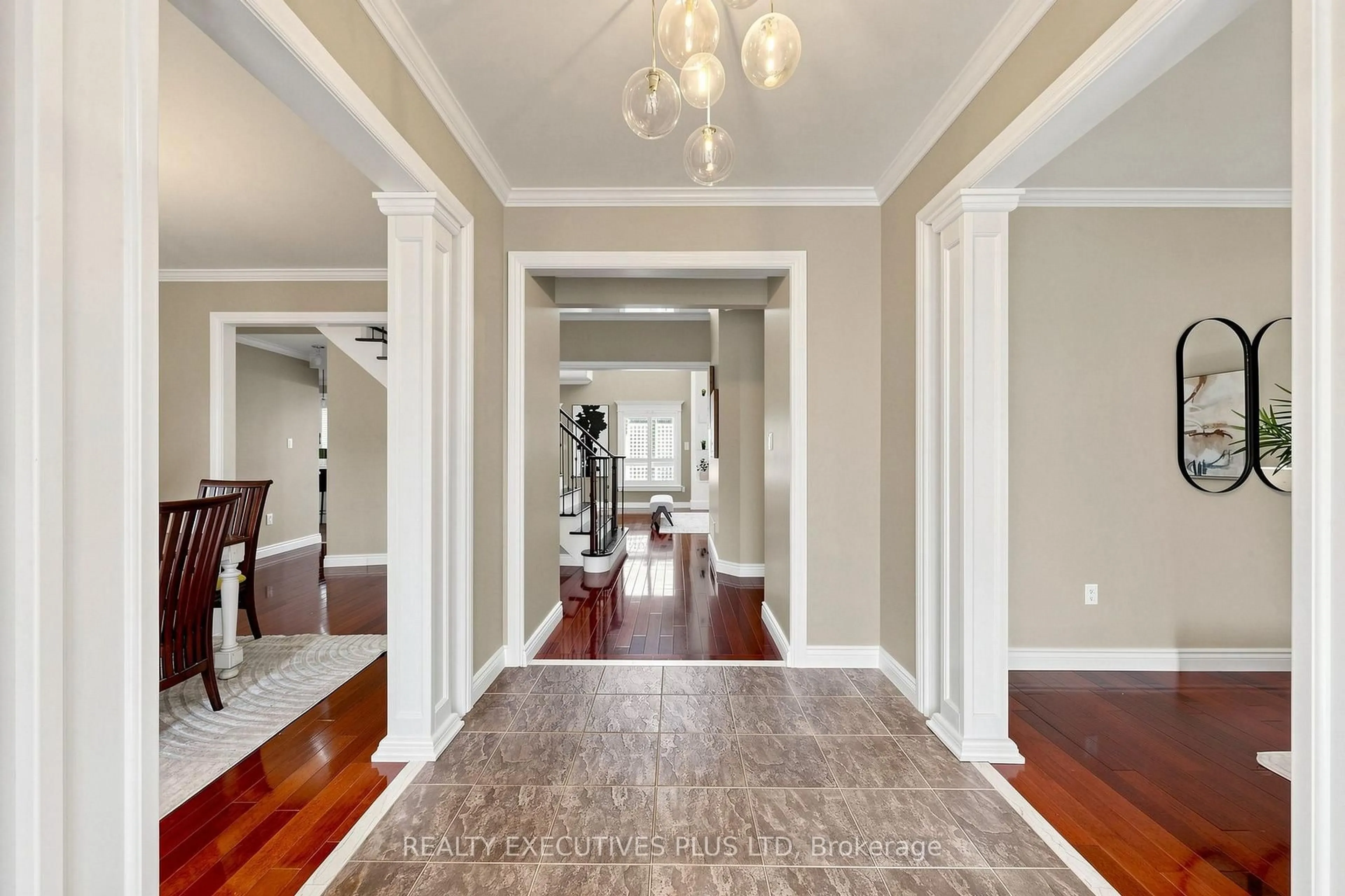 Indoor entryway for 46 Williamson Dr, Ajax Ontario L1T 4M9