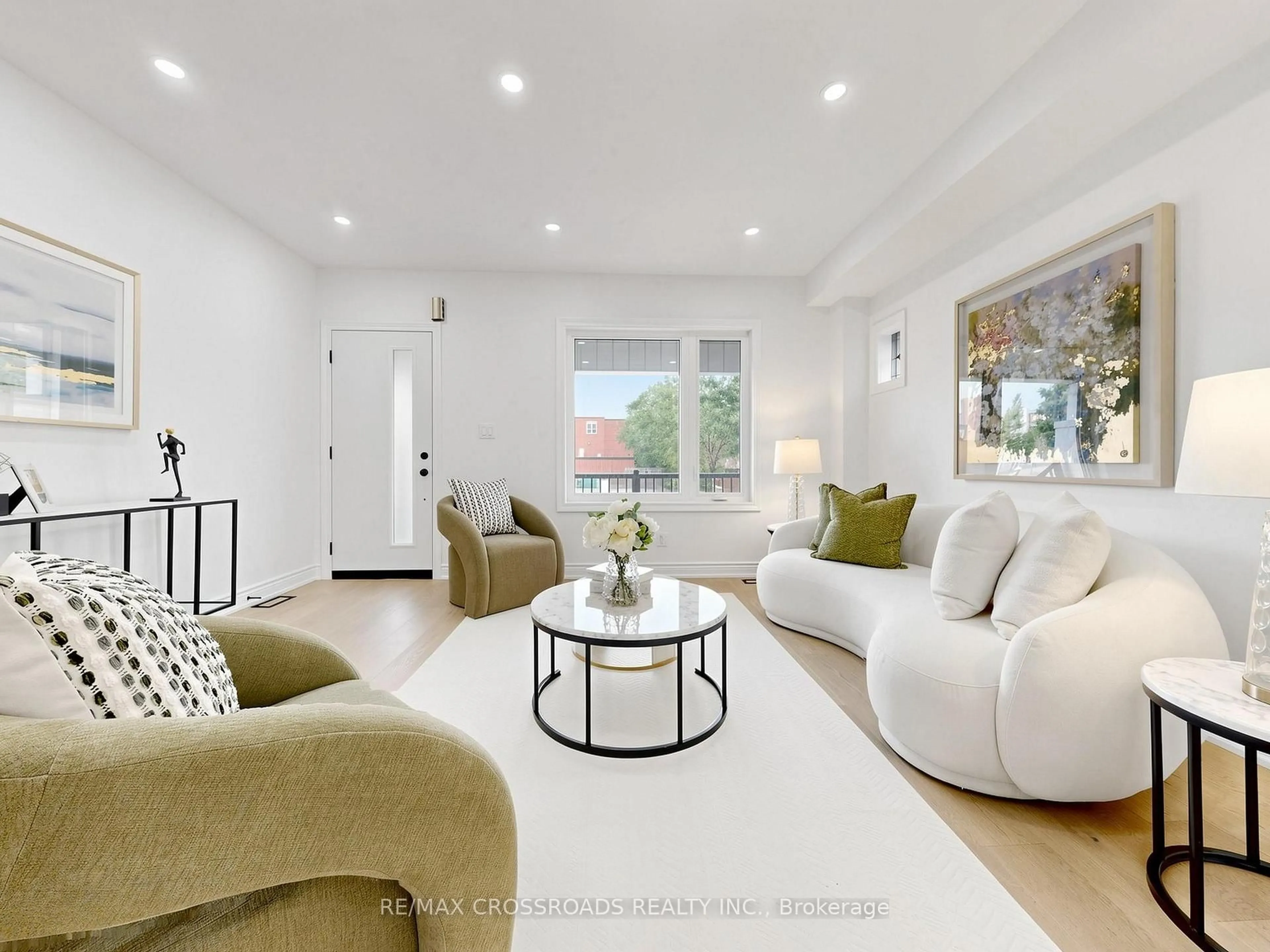 Living room with furniture, unknown for 548 Glebeholme Blvd, Toronto Ontario M4C 1V4