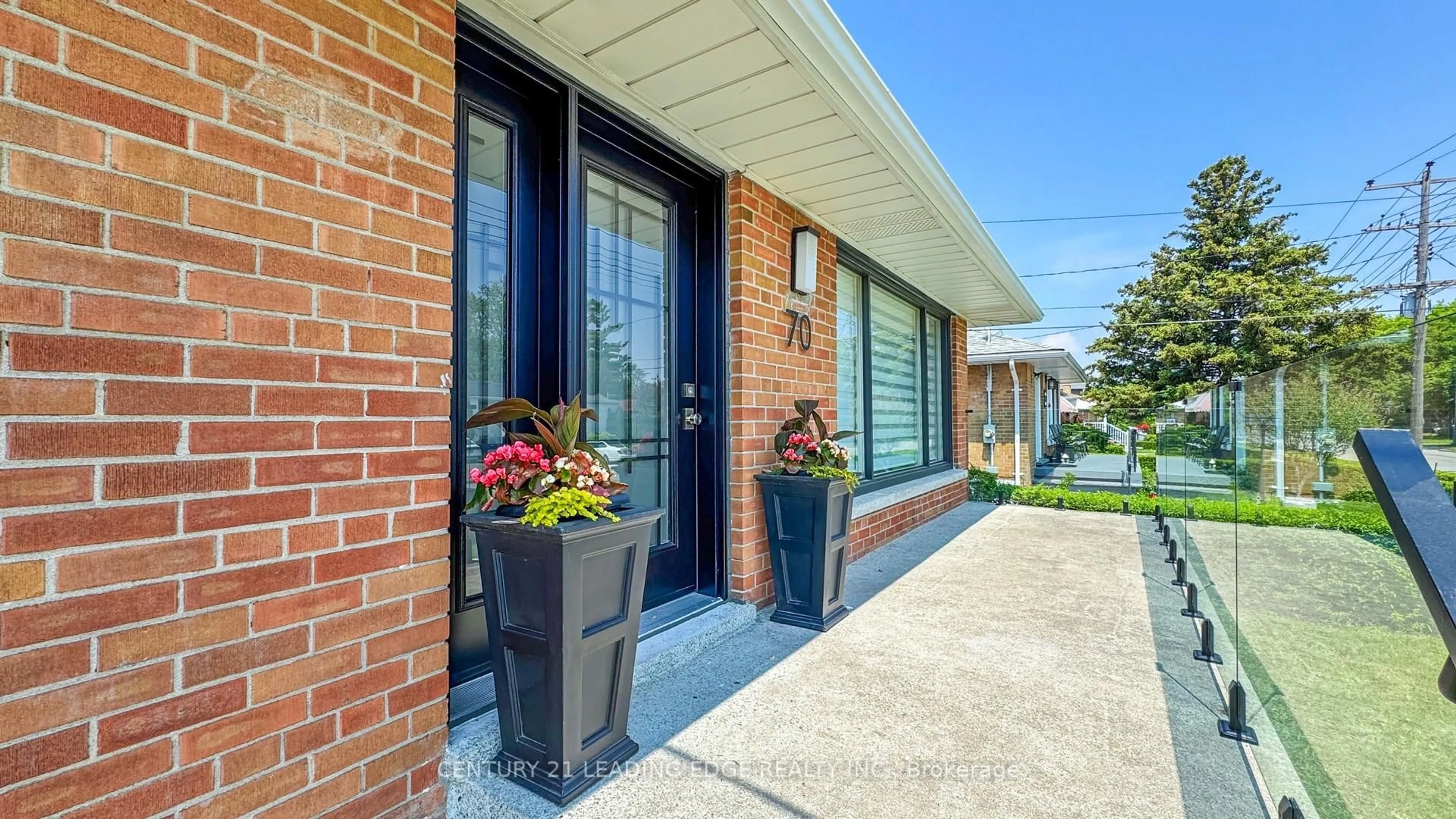 Home with brick exterior material, street for 70 Wexford Blvd, Toronto Ontario M1R 1L3
