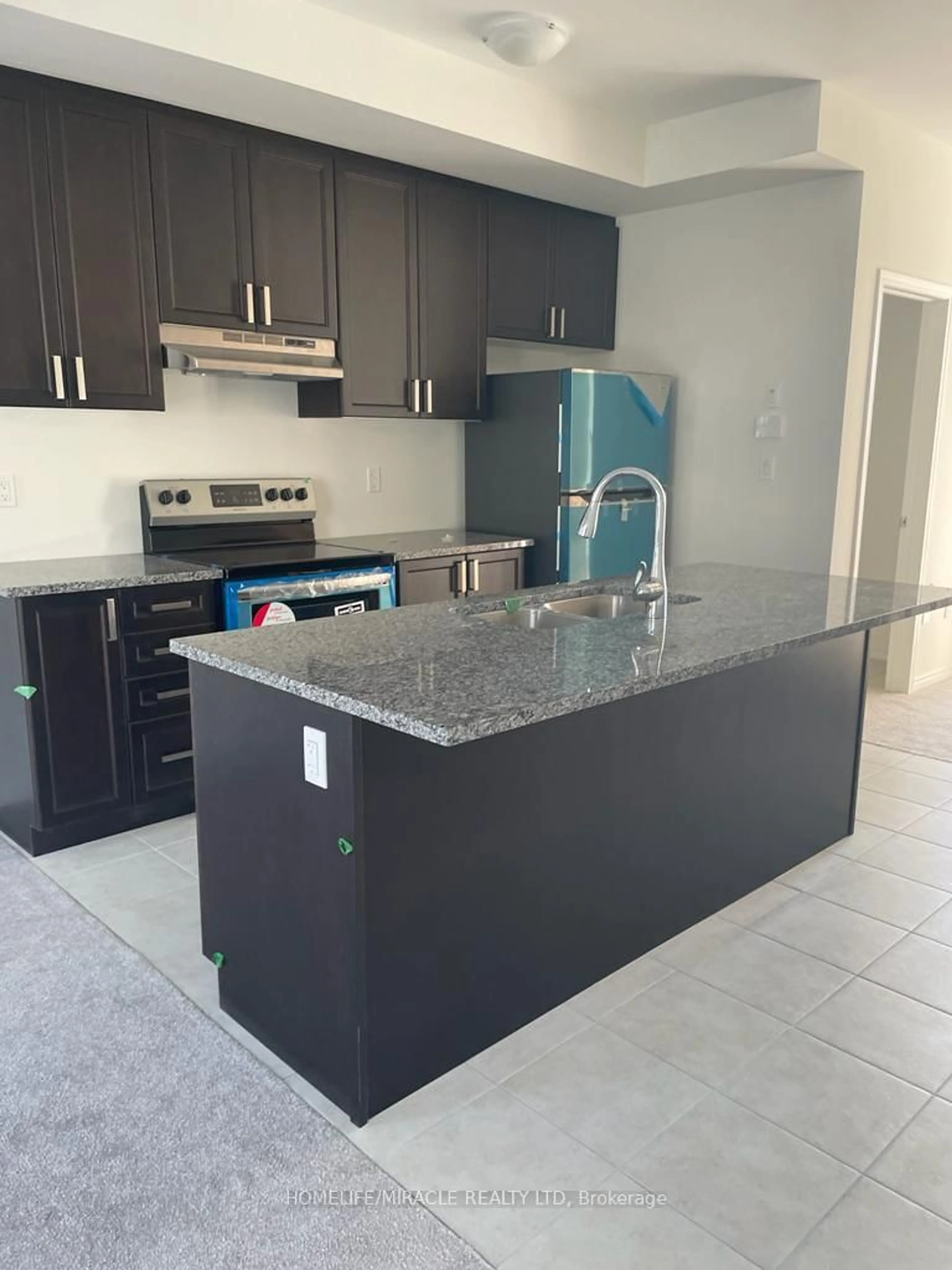 Open concept kitchen, unknown for 1392 Coral Springs Path, Oshawa Ontario L1K 3G1