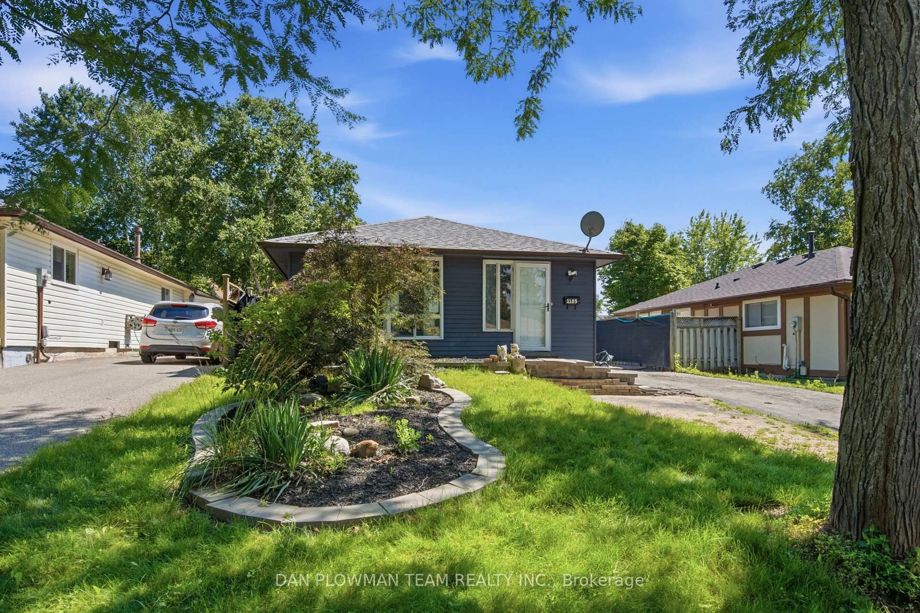 Unknown for 1185 Norman Crt, Oshawa Ontario L1H 7X2