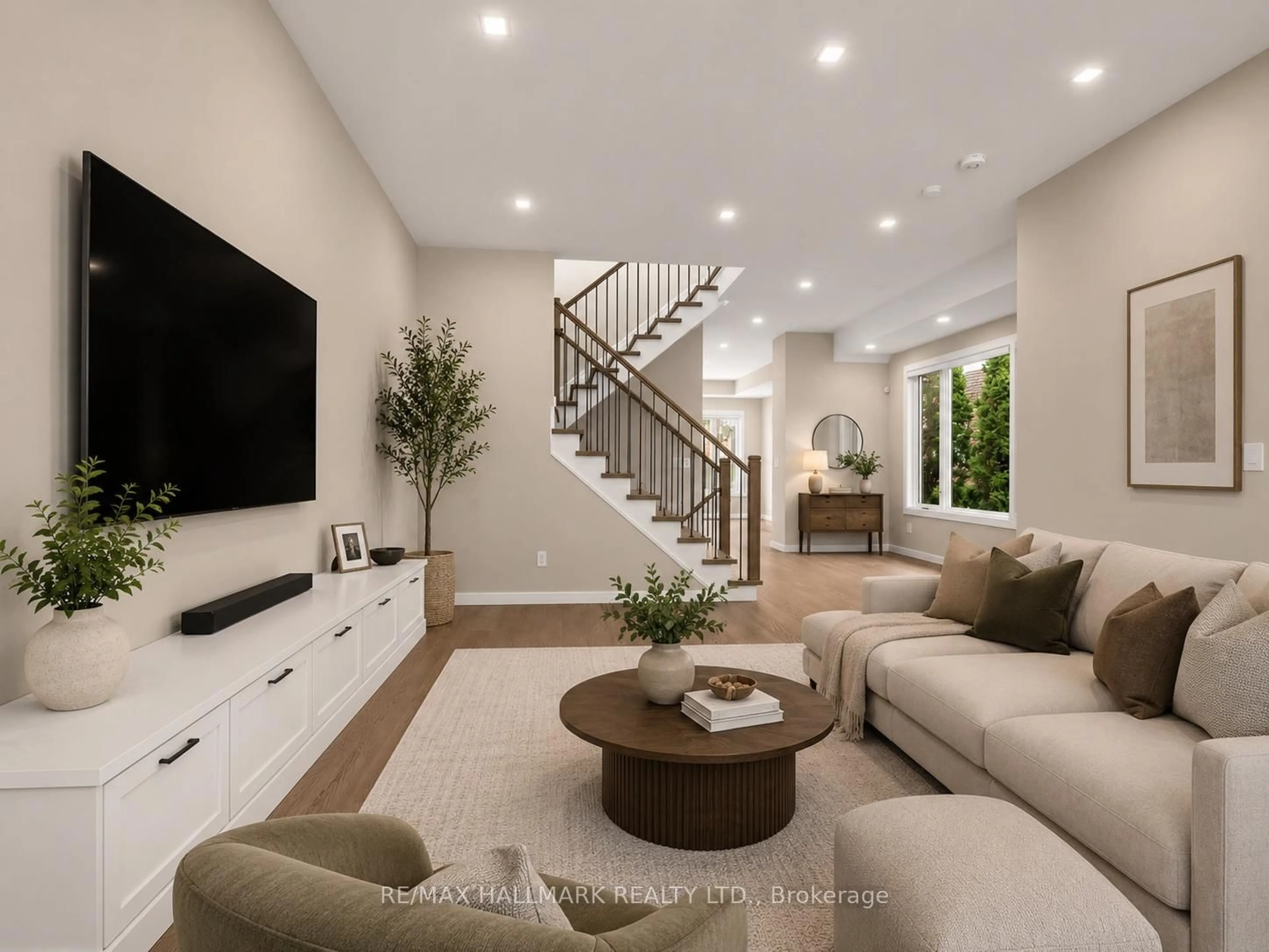 Living room with furniture, unknown for 92 Craiglee Dr, Toronto Ontario M1N 2M7