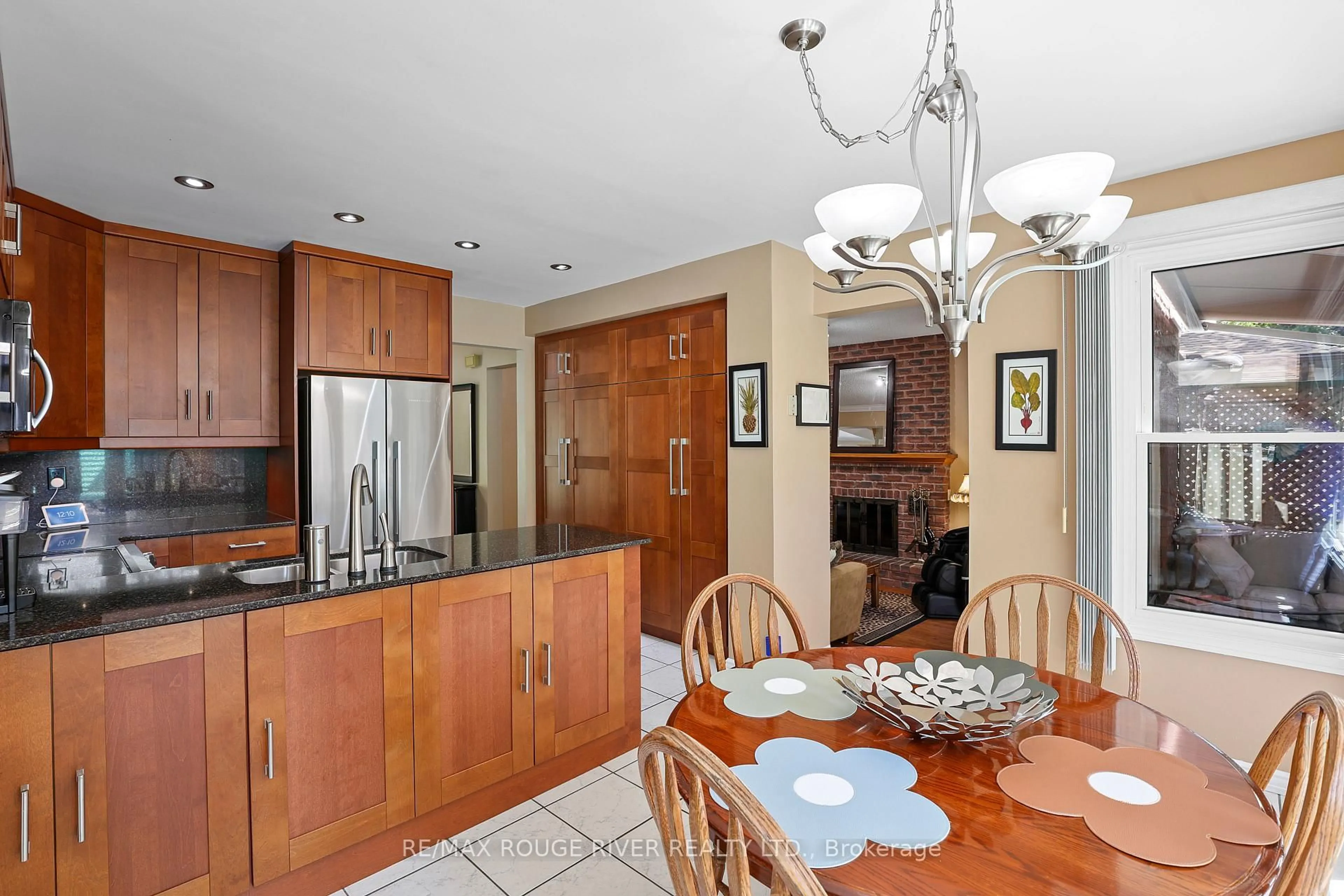 Unknown for 11 Canmore Blvd, Toronto Ontario M1C 3T3