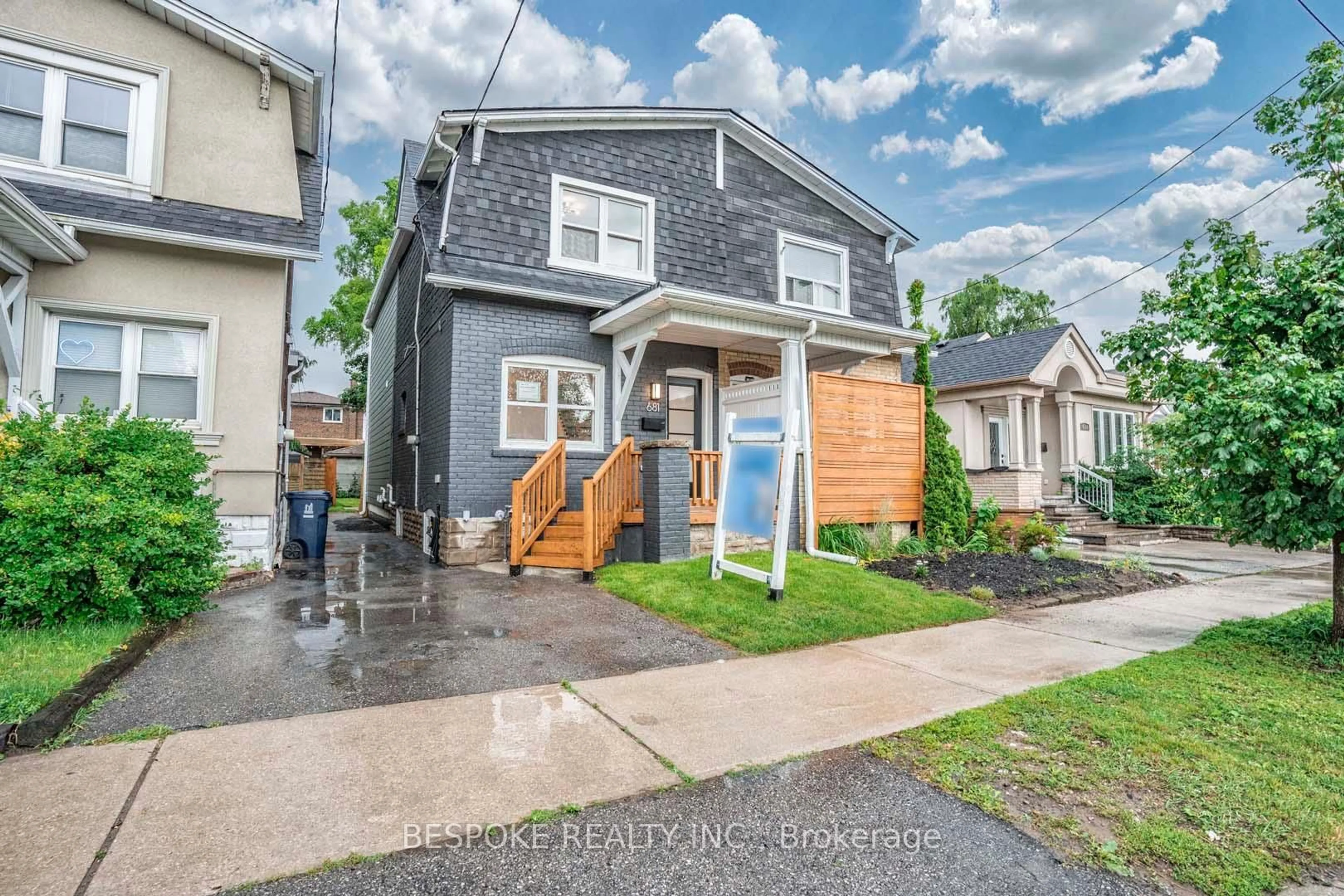Unknown for 681 Cosburn Ave, Toronto Ontario M4C 2V1