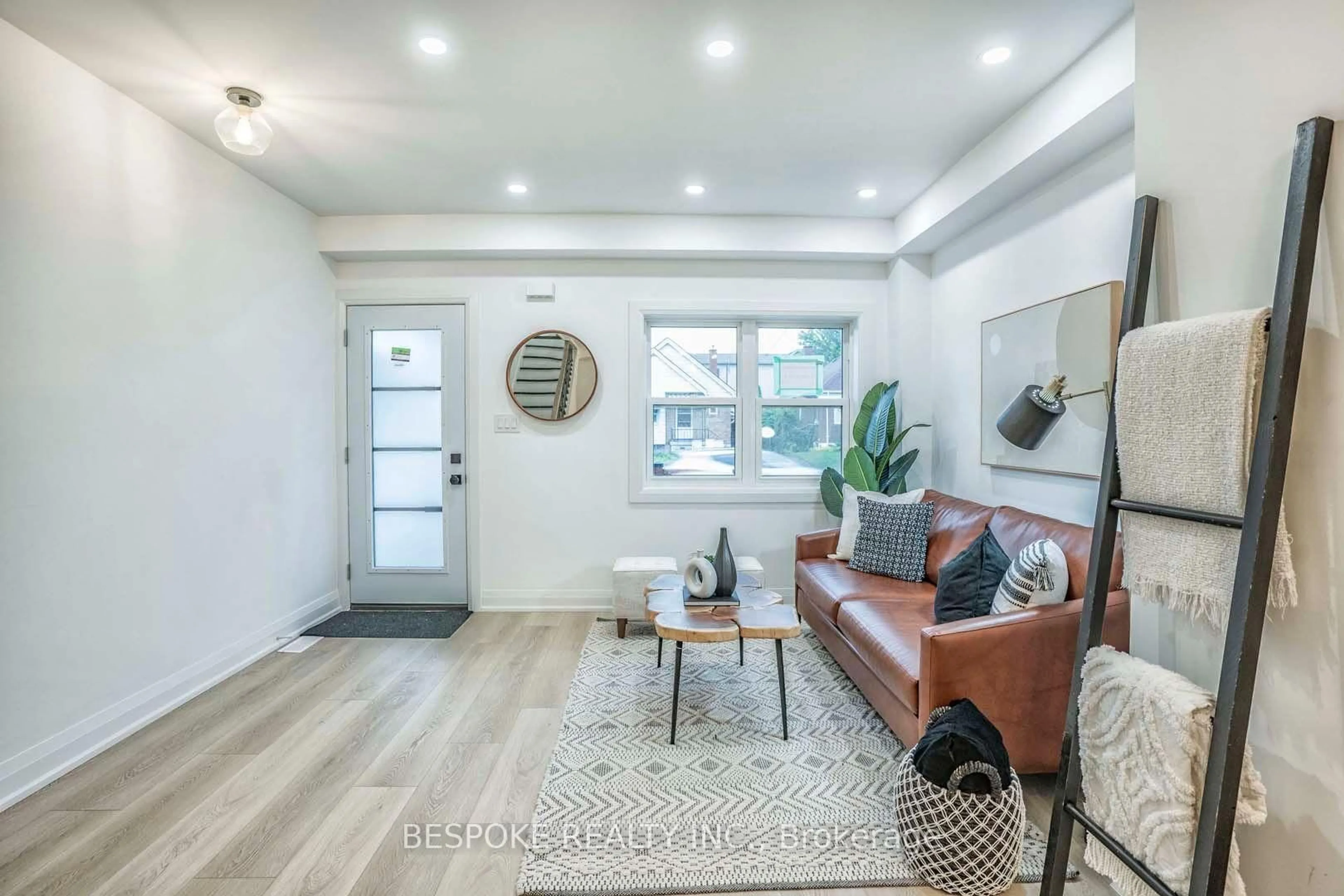 Indoor entryway for 681 Cosburn Ave, Toronto Ontario M4C 2V1