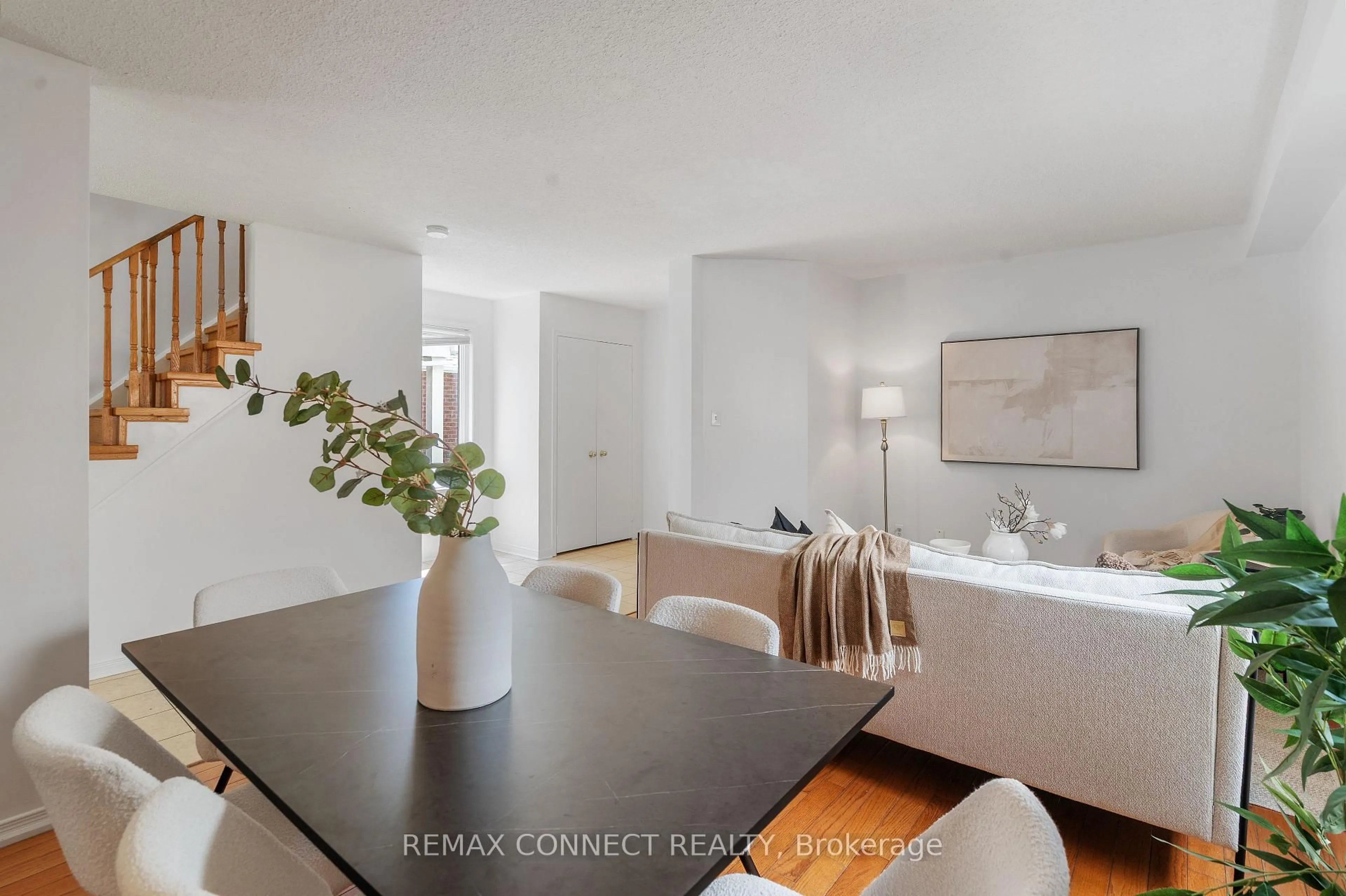 Unknown for 1831 Dalhousie Cres, Oshawa Ontario L1G 8C5