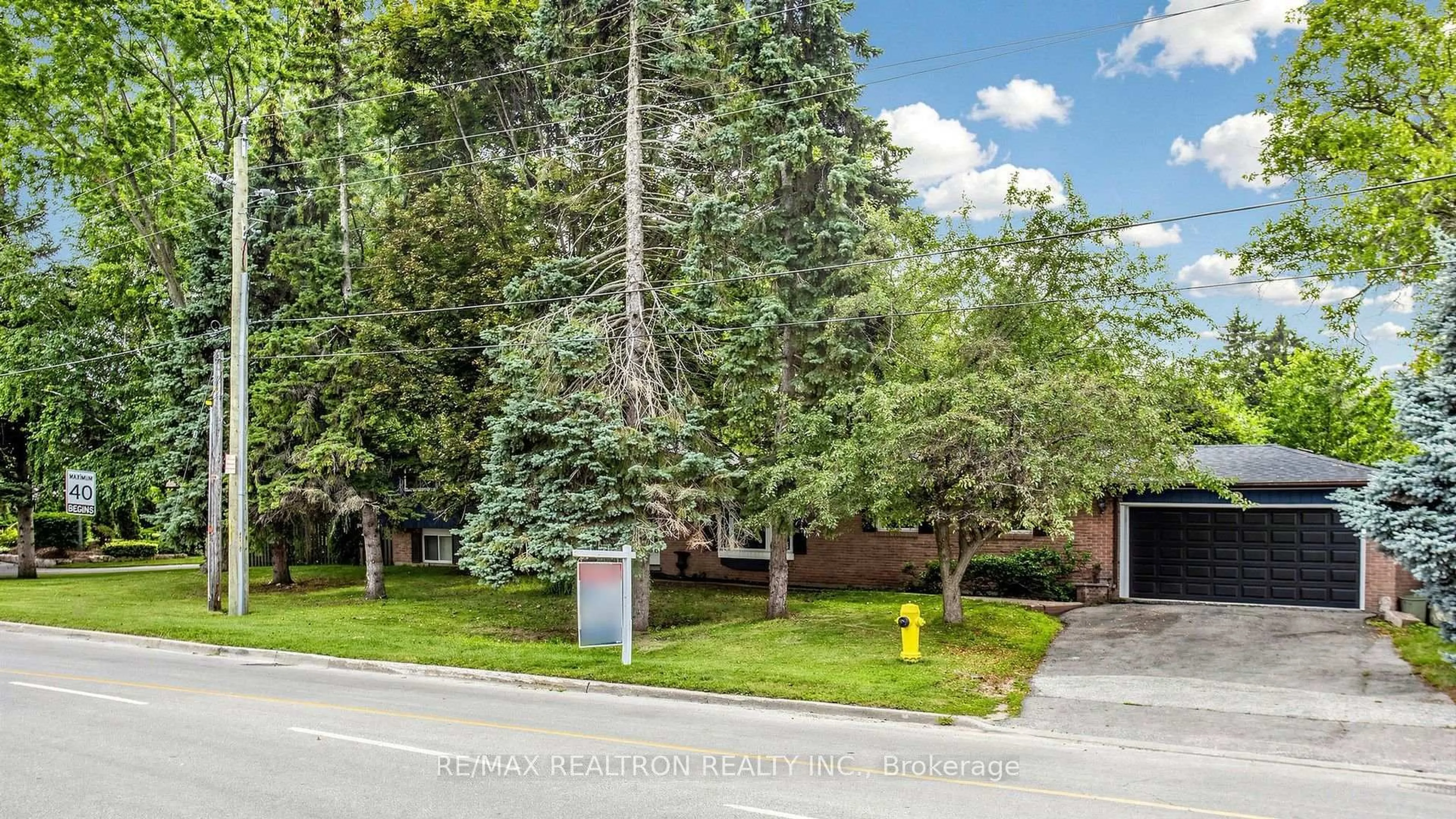 Unknown for 10 Rotherglen Rd, Ajax Ontario L1S 6L6