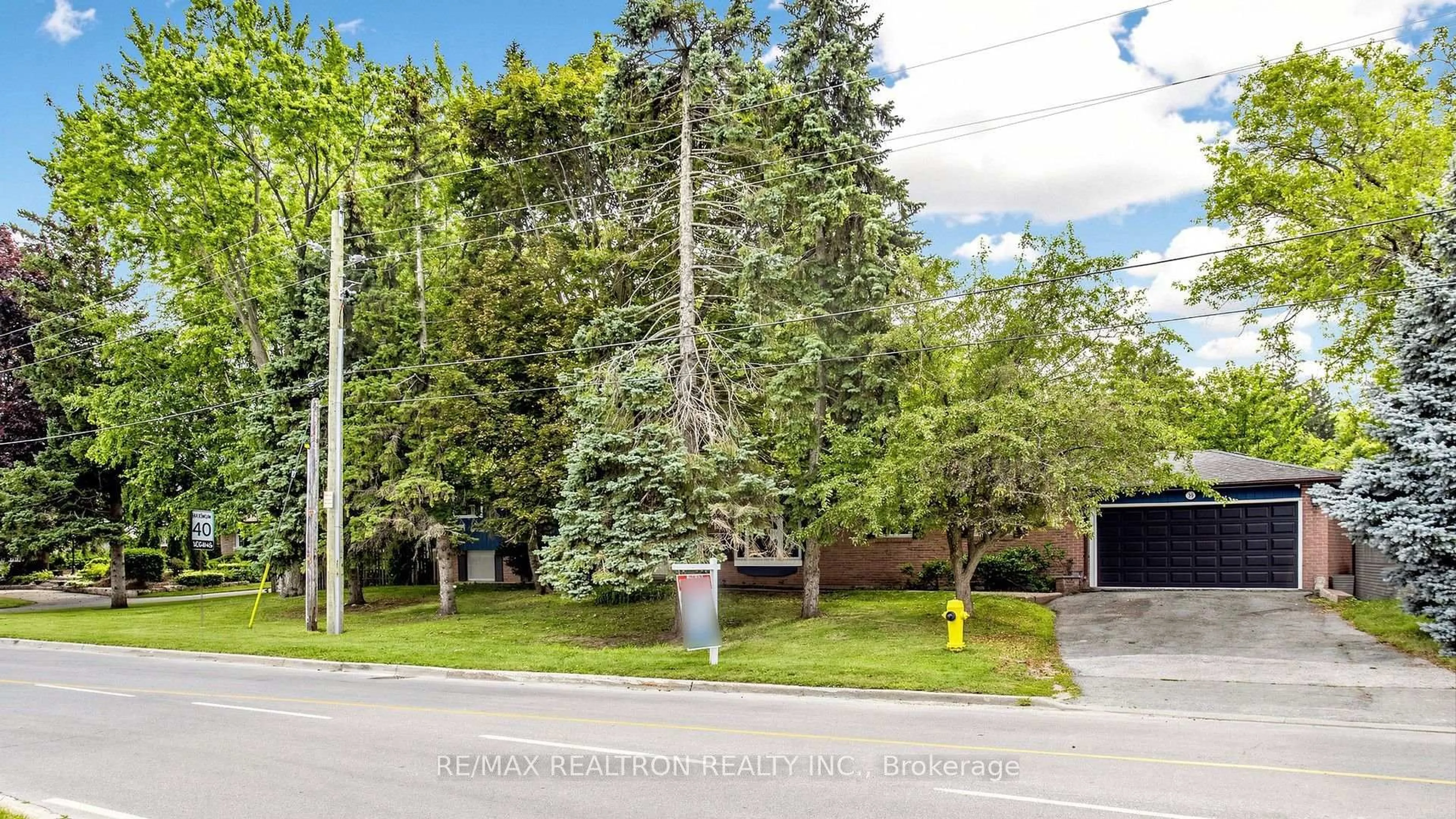 Unknown for 10 Rotherglen Rd, Ajax Ontario L1S 6L6