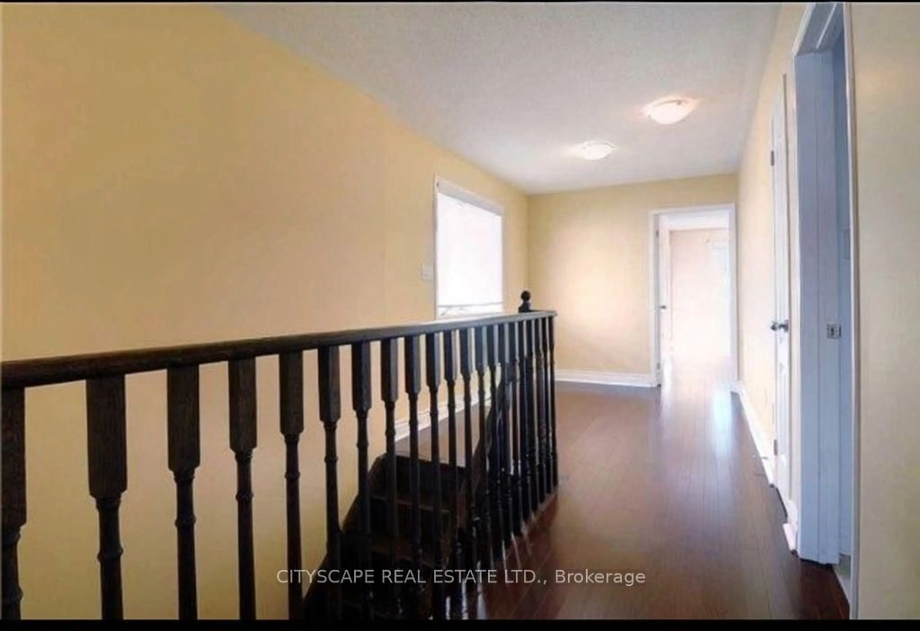 Indoor entryway for 1136 Schooling Dr, Oshawa Ontario L1H 7K5
