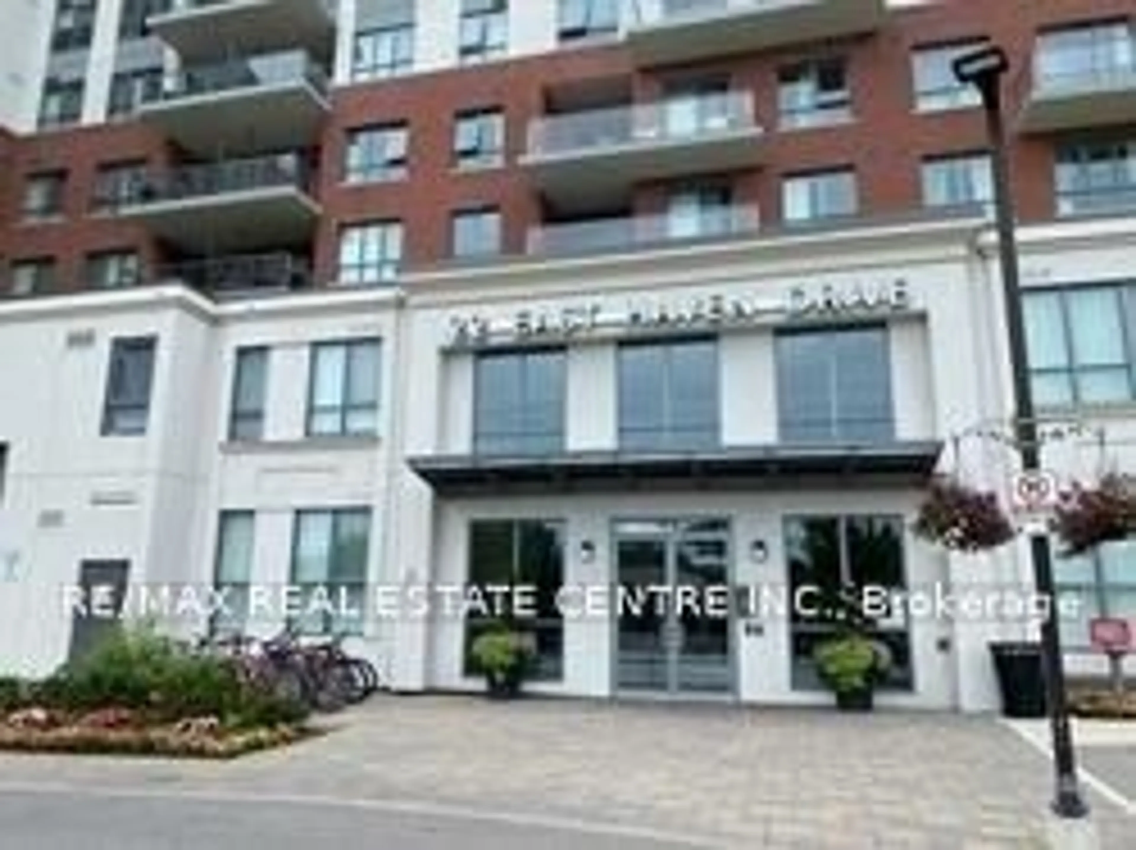Indoor foyer for 22 East Haven Dr #536, Toronto Ontario M1N 0B4