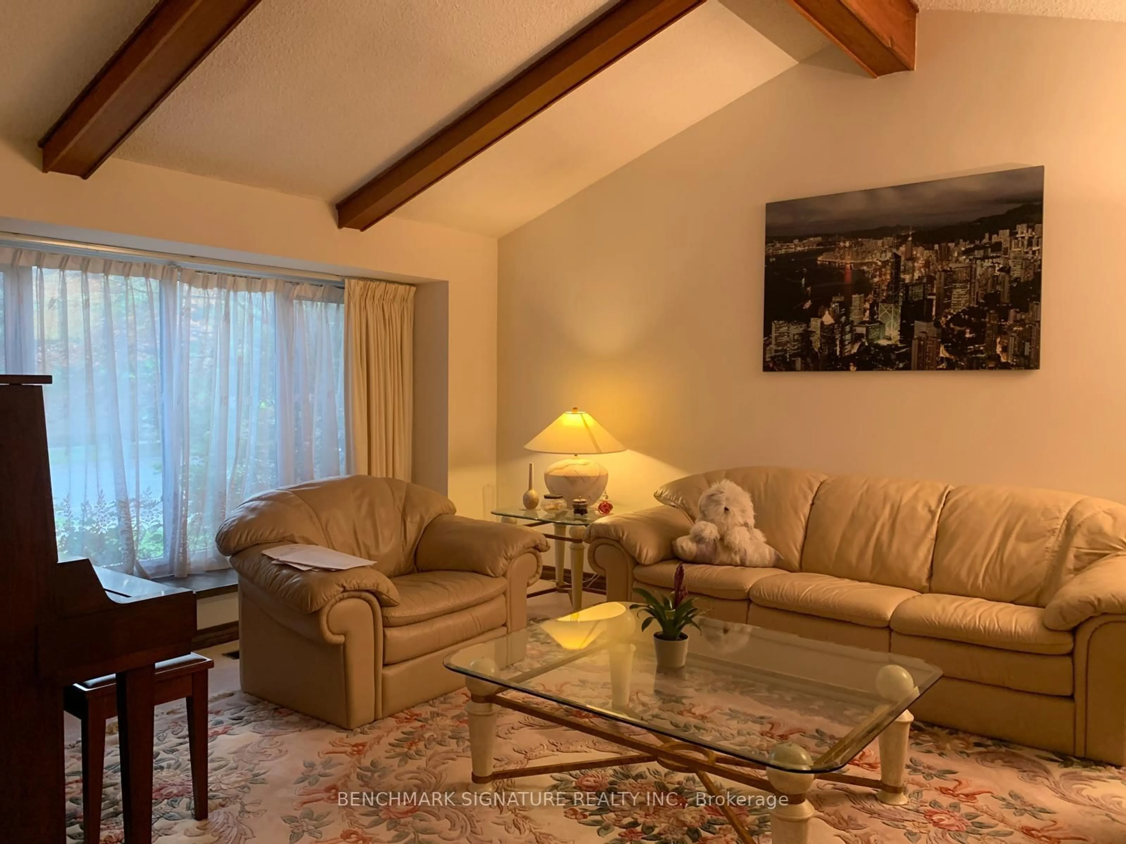 Living room with furniture, unknown for 31 Melva Cres, Toronto Ontario M1V 1A4