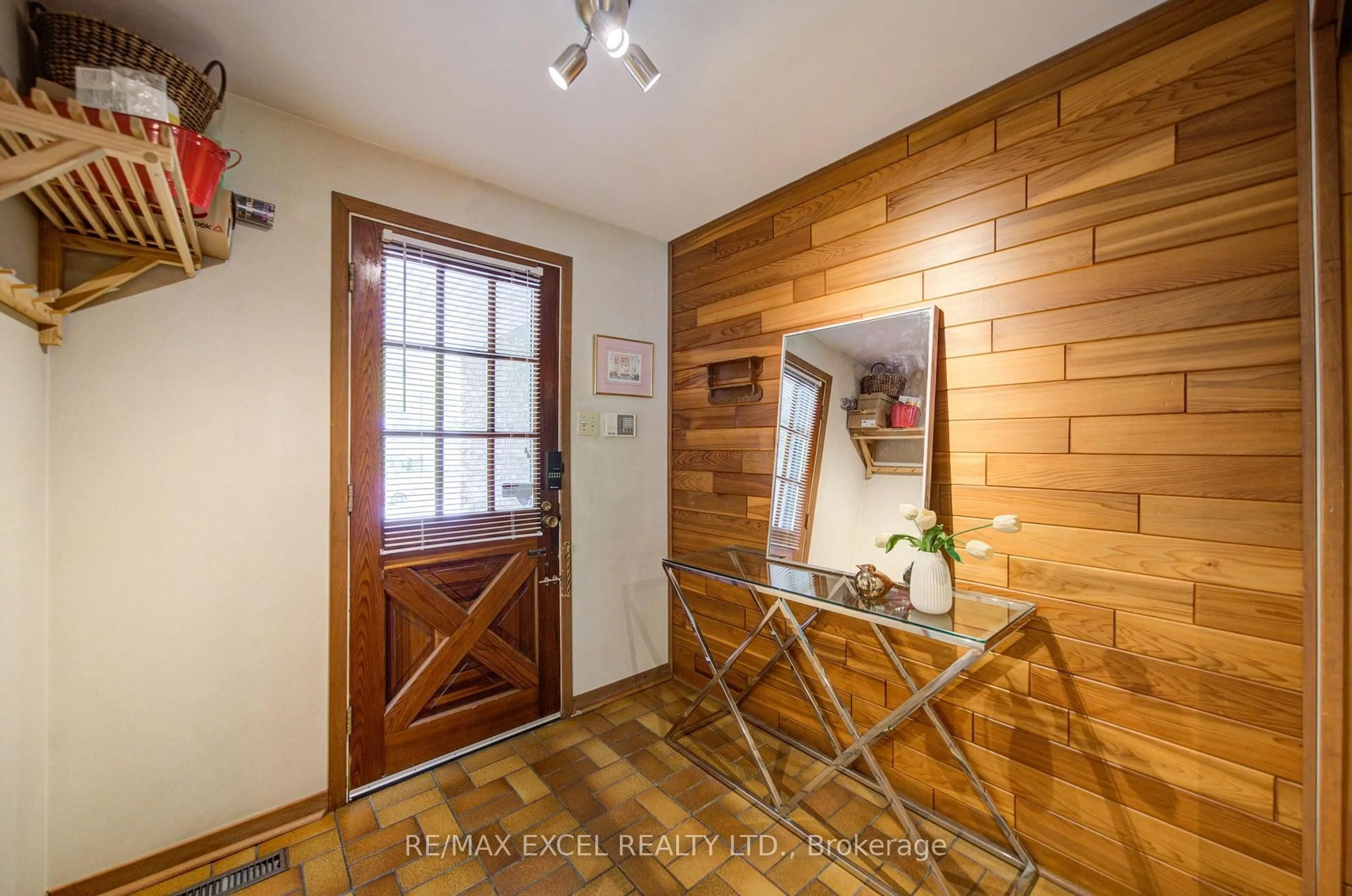 Indoor entryway for 81 Amanda Dr, Toronto Ontario M1V 1C8