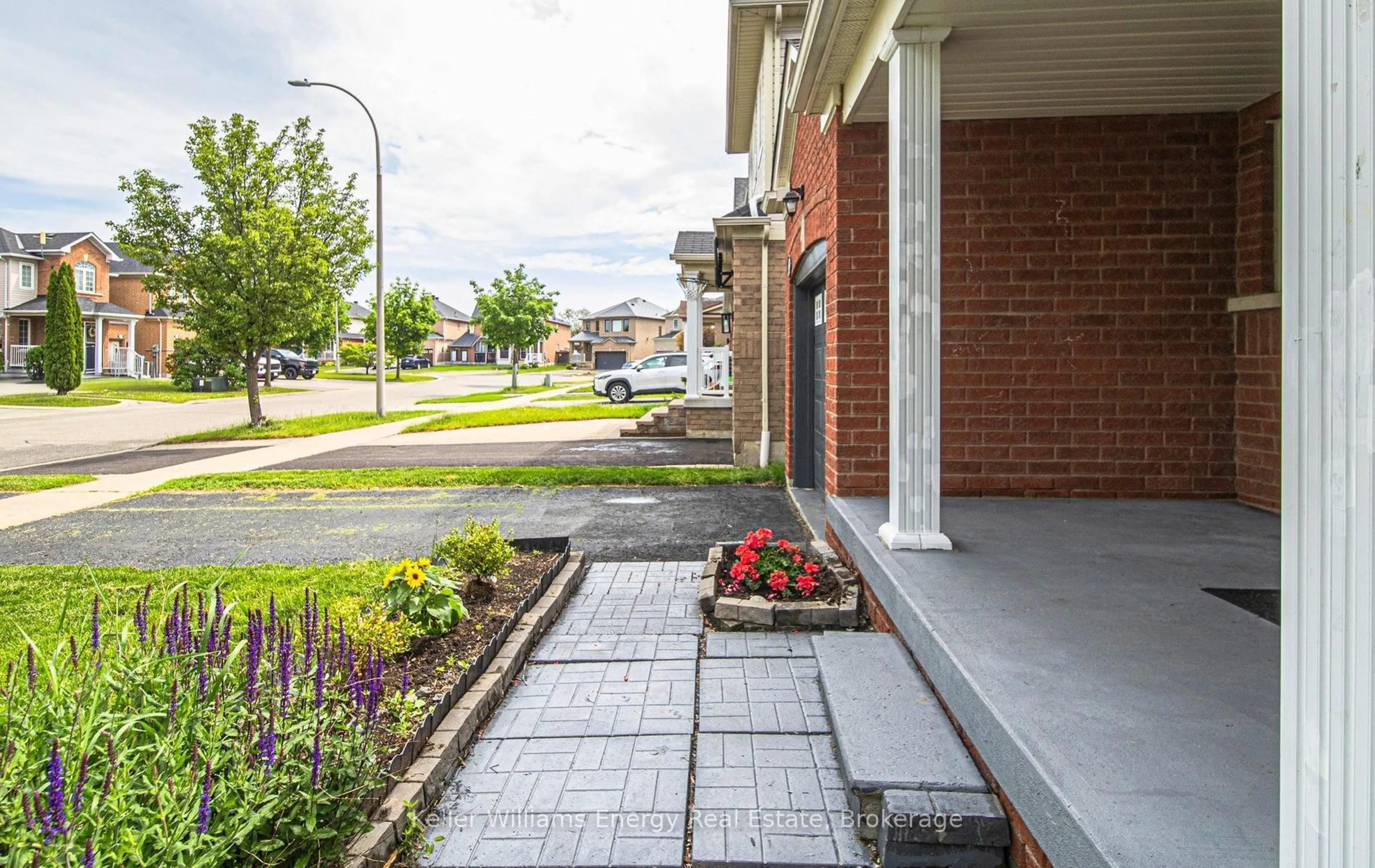 Patio, street for 37 Harkness Dr, Whitby Ontario L1R 0C6
