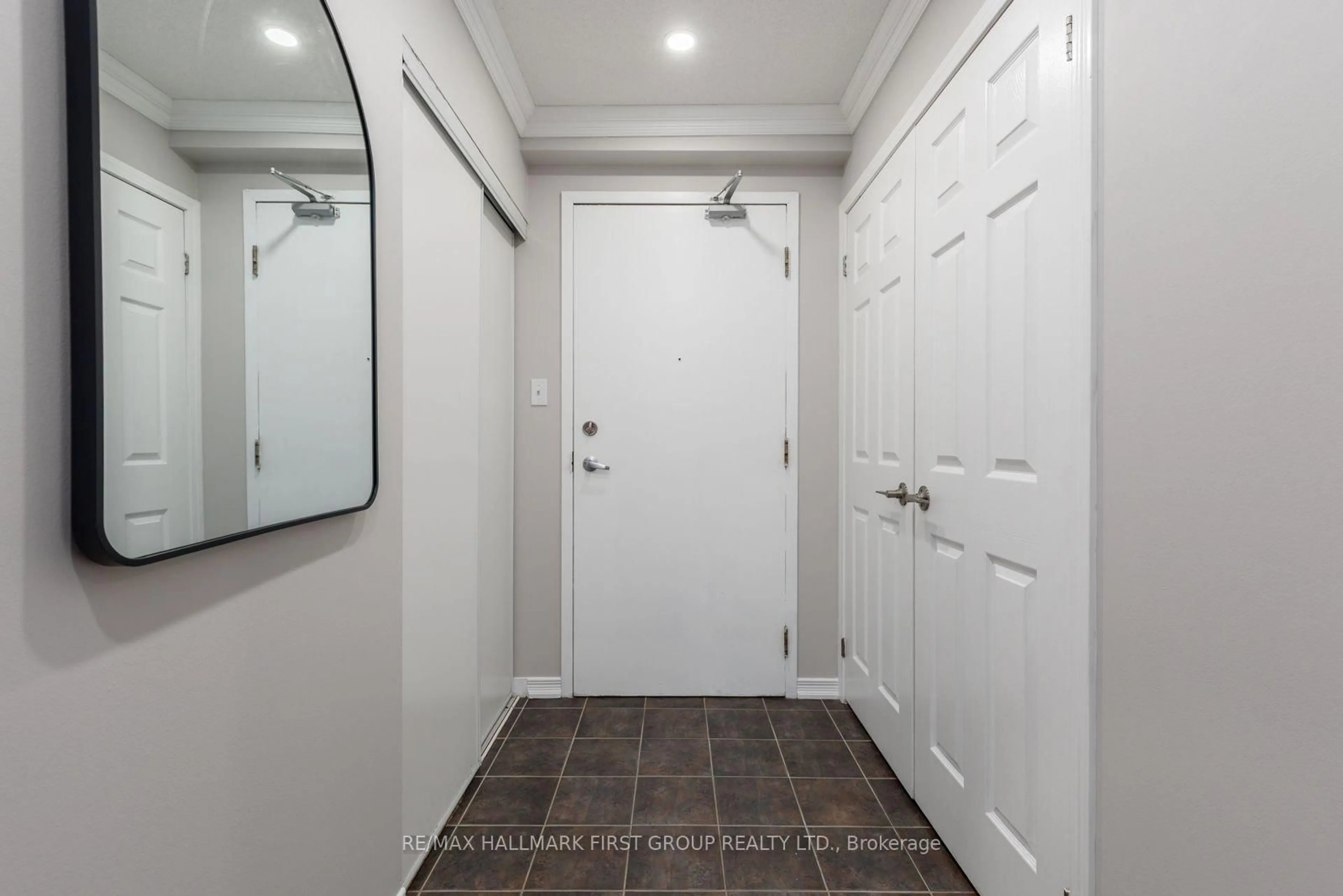 Indoor entryway for 132 Aspen Springs Dr #202, Clarington Ontario L1C 0H1