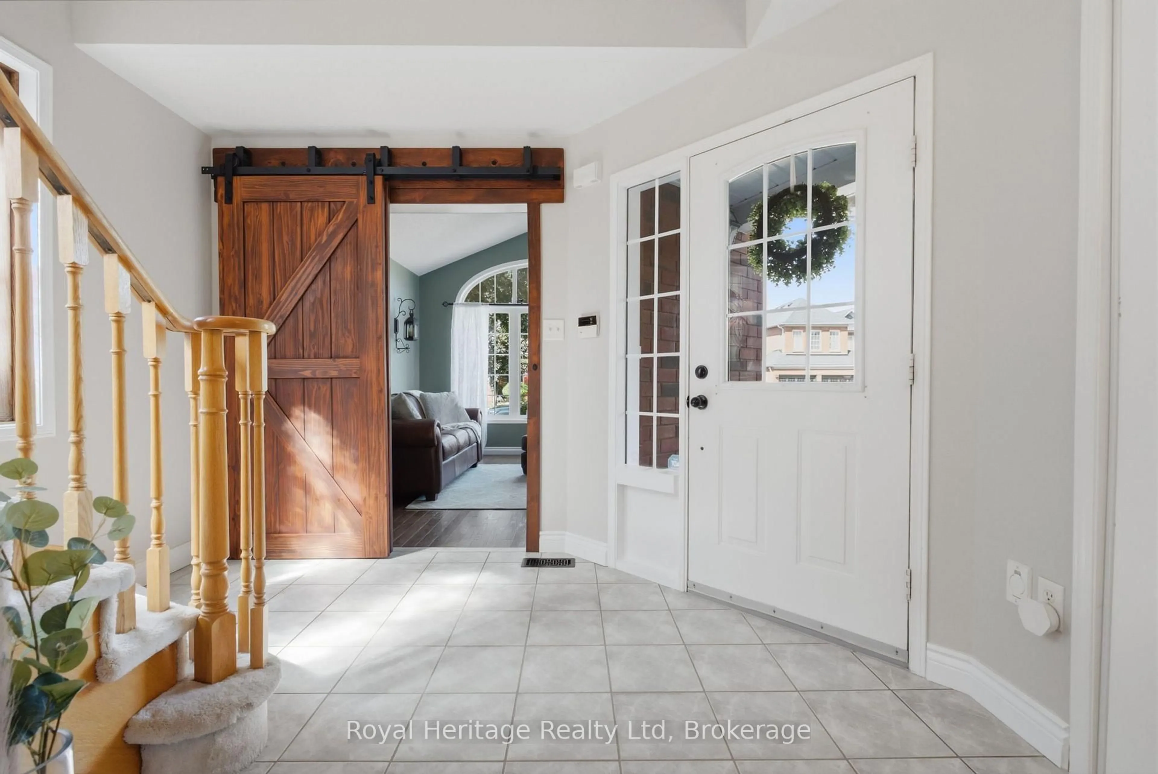 Indoor entryway for 9 Wiseman Dr, Ajax Ontario L1Z 1K5