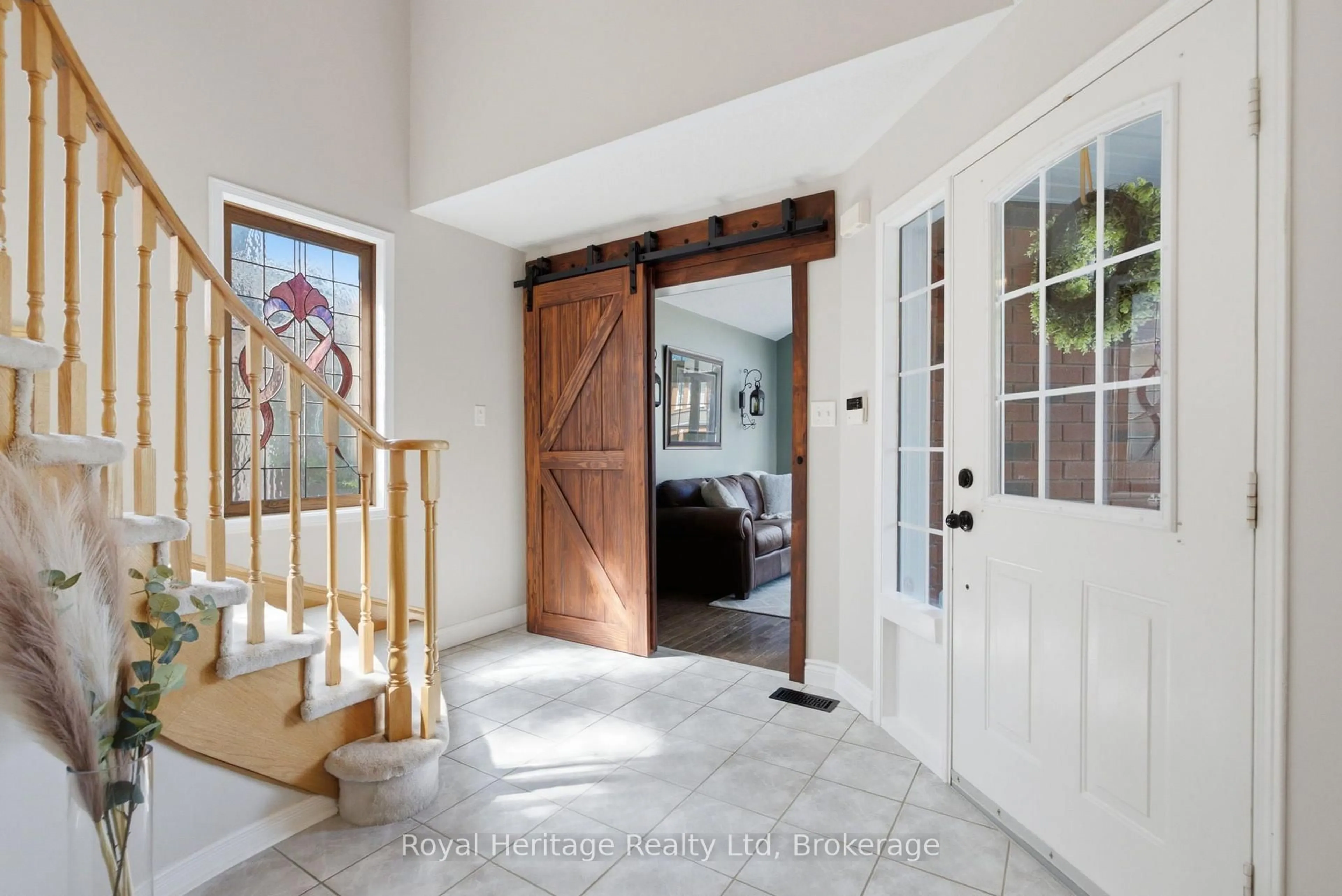 Indoor entryway for 9 Wiseman Dr, Ajax Ontario L1Z 1K5