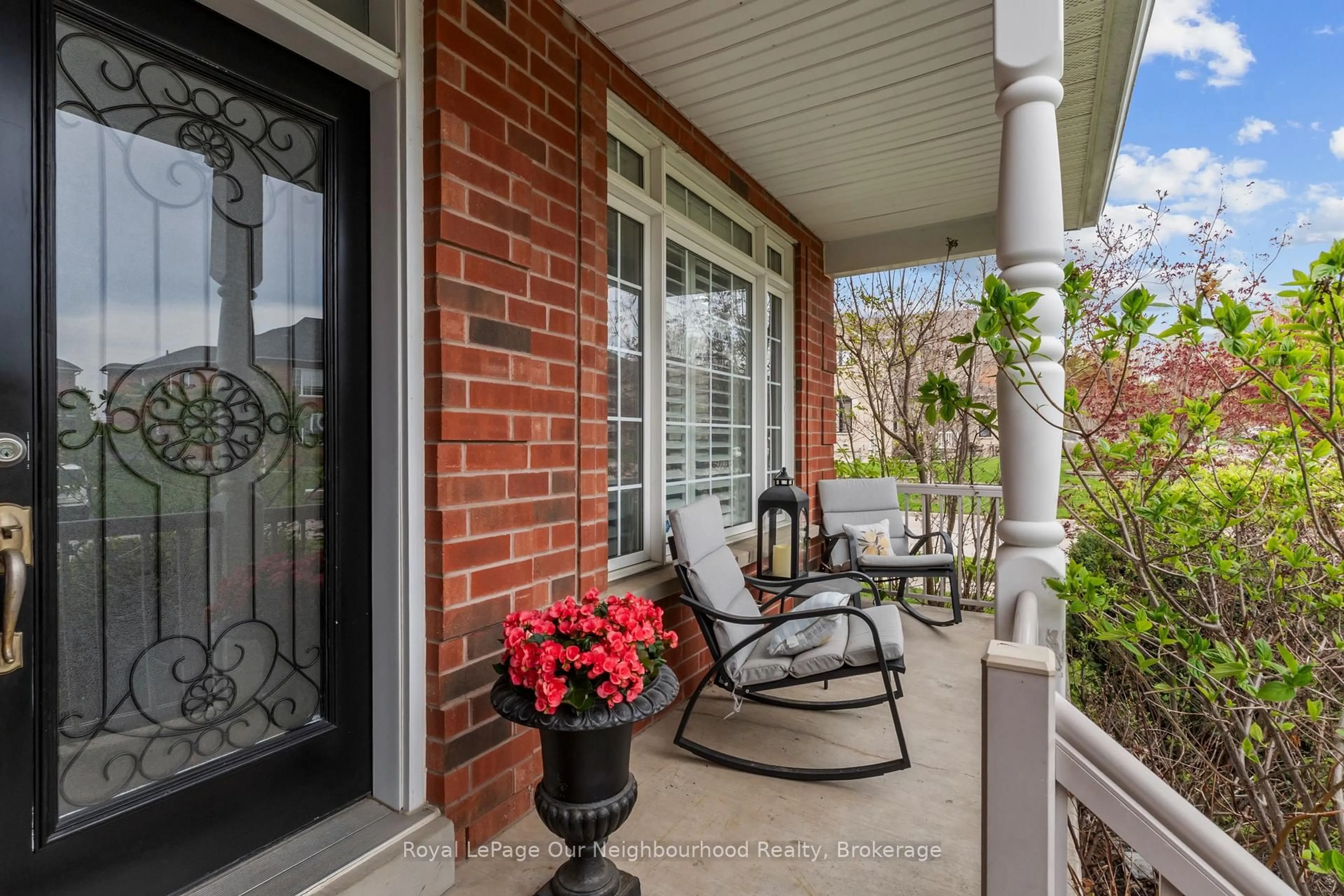 Unknown for 38 Vineyard Ave, Whitby Ontario L1P 1X5