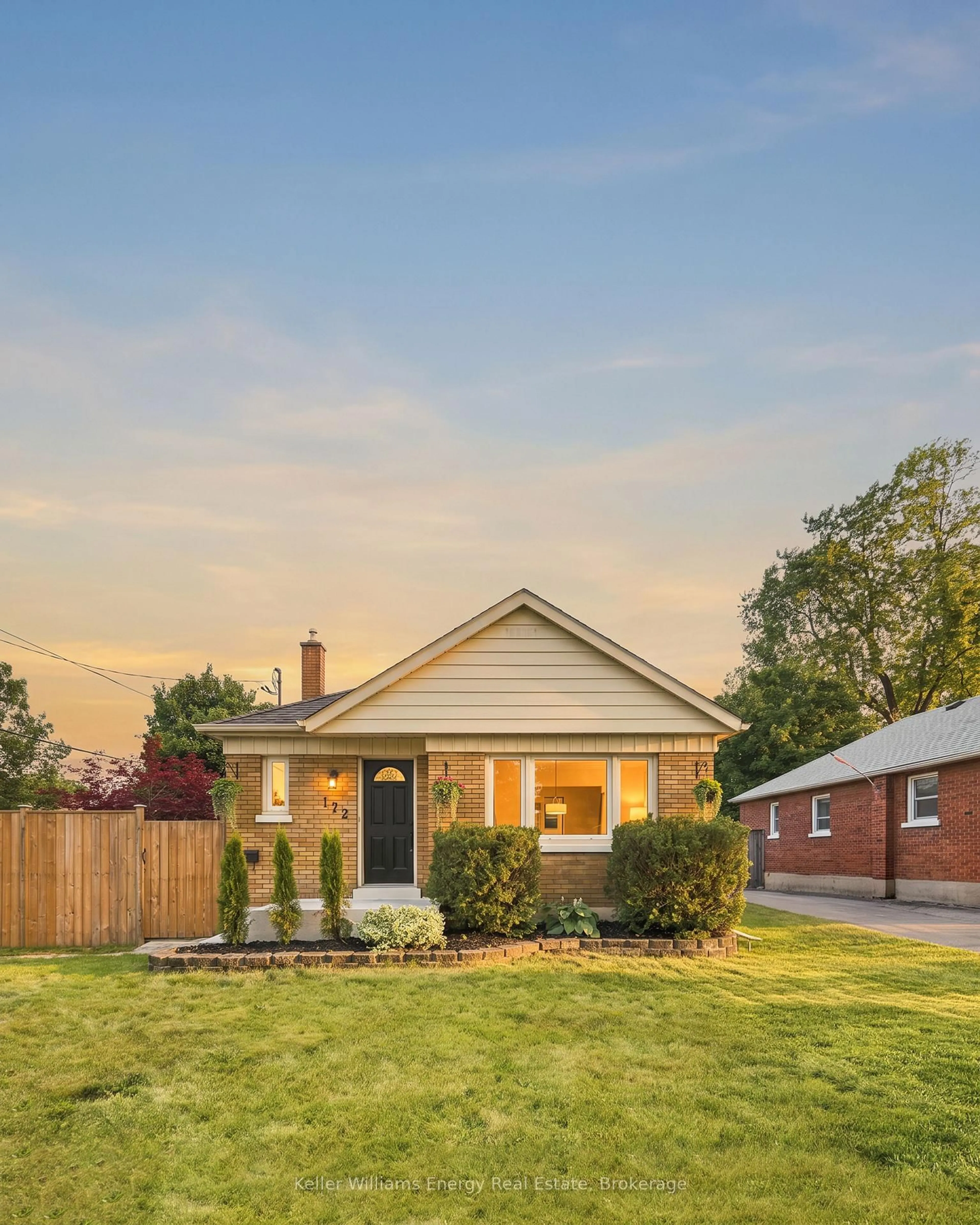 Home with brick exterior material, street for 172 Central Park Blvd, Oshawa Ontario L1H 5W7