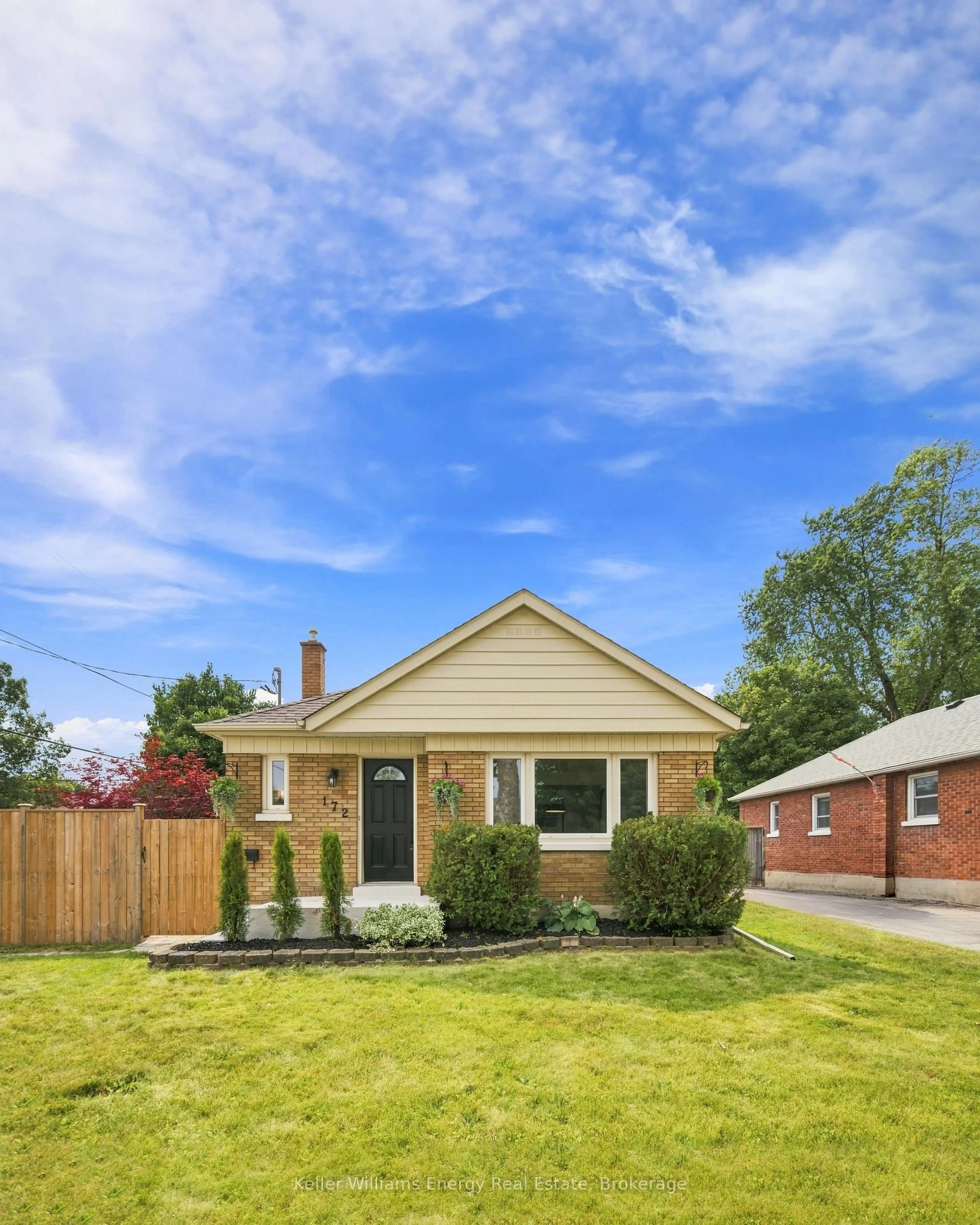 Home with brick exterior material, street for 172 Central Park Blvd, Oshawa Ontario L1H 5W7