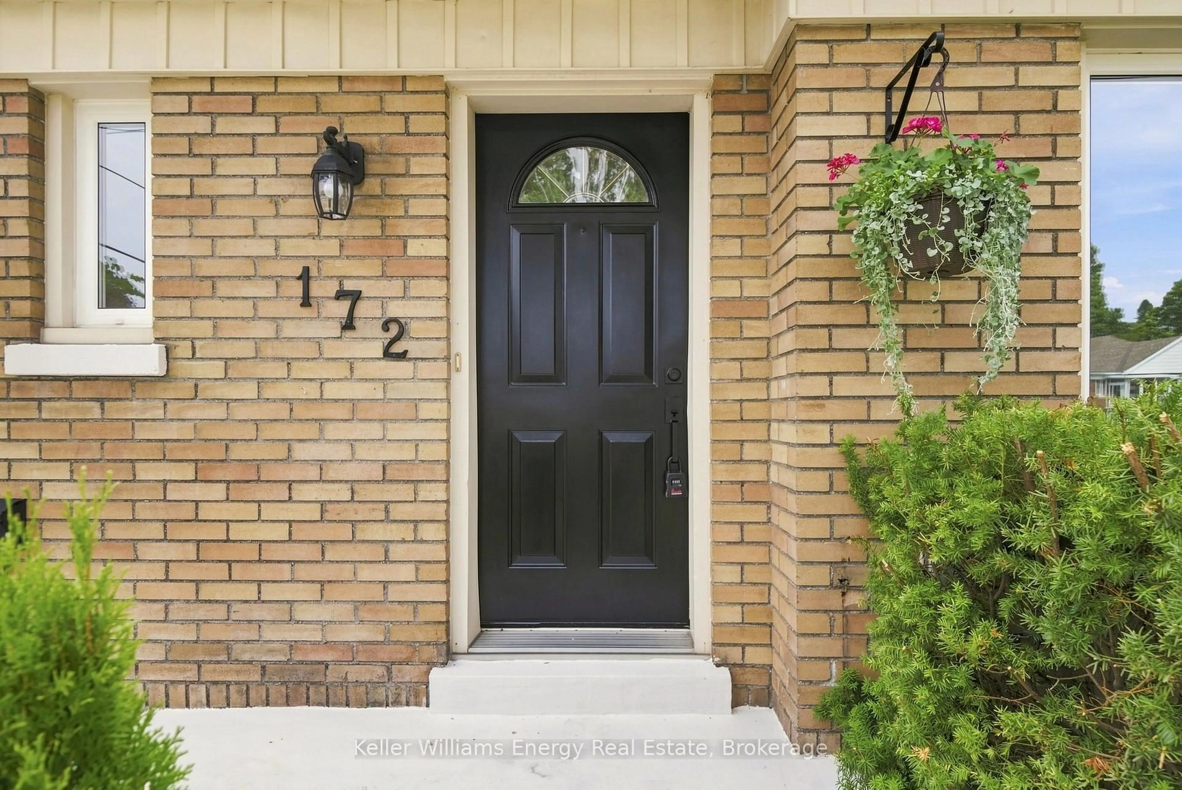 Unknown for 172 Central Park Blvd, Oshawa Ontario L1H 5W7