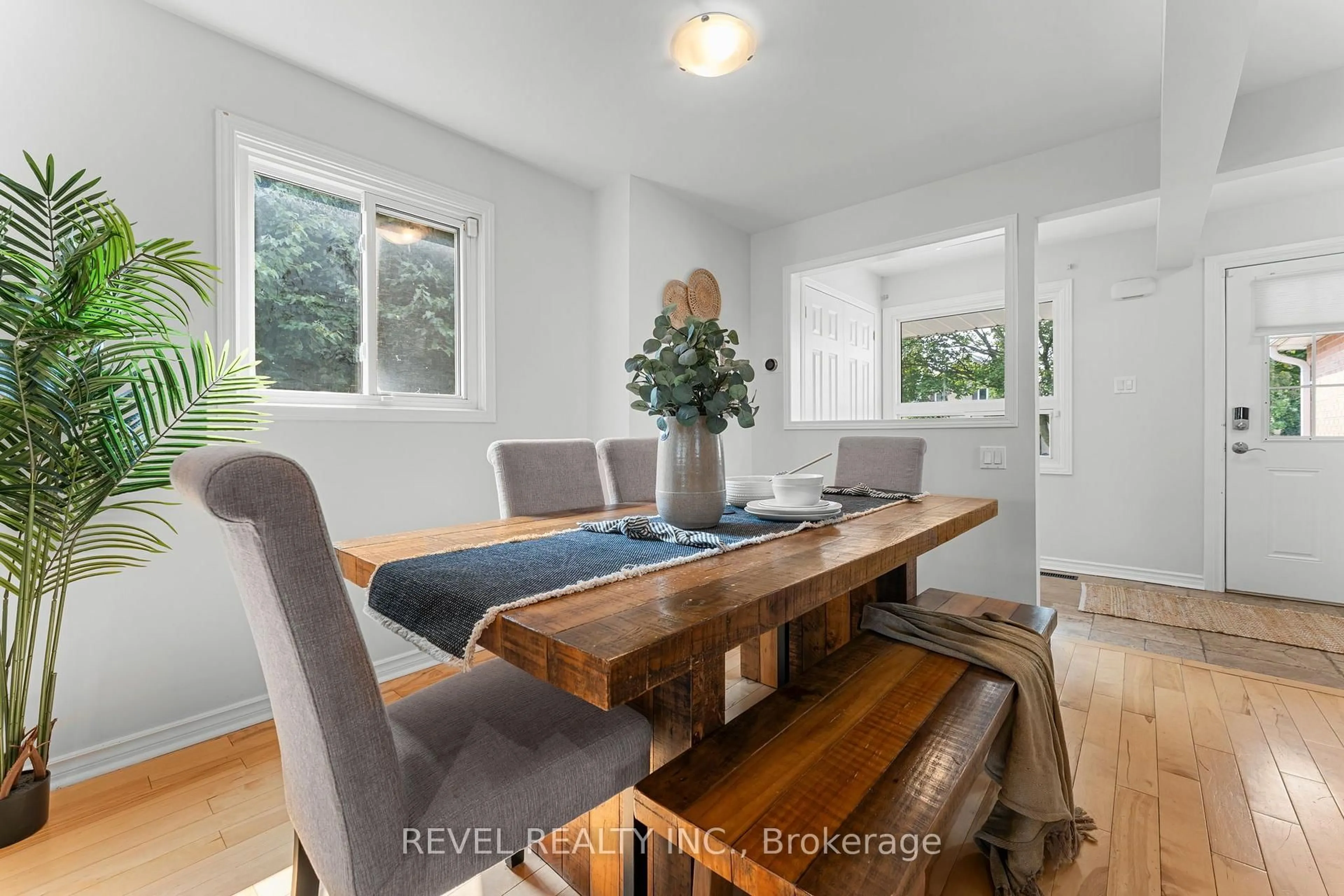 Dining room, wood/laminate floor for 156 Rands Rd, Ajax Ontario L1S 3Z6