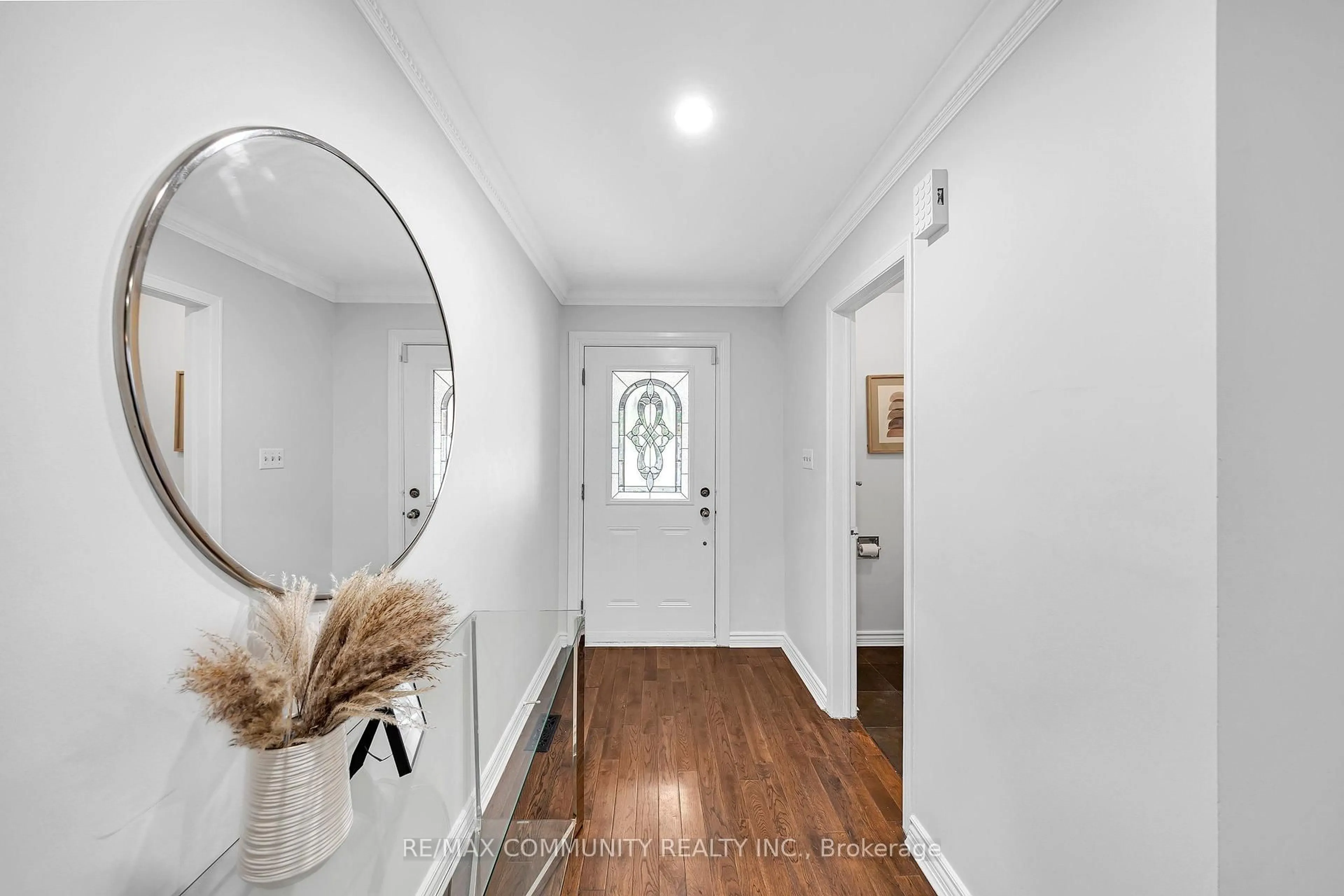 Indoor entryway for 74 Green Spring Dr, Toronto Ontario M1V 2B1