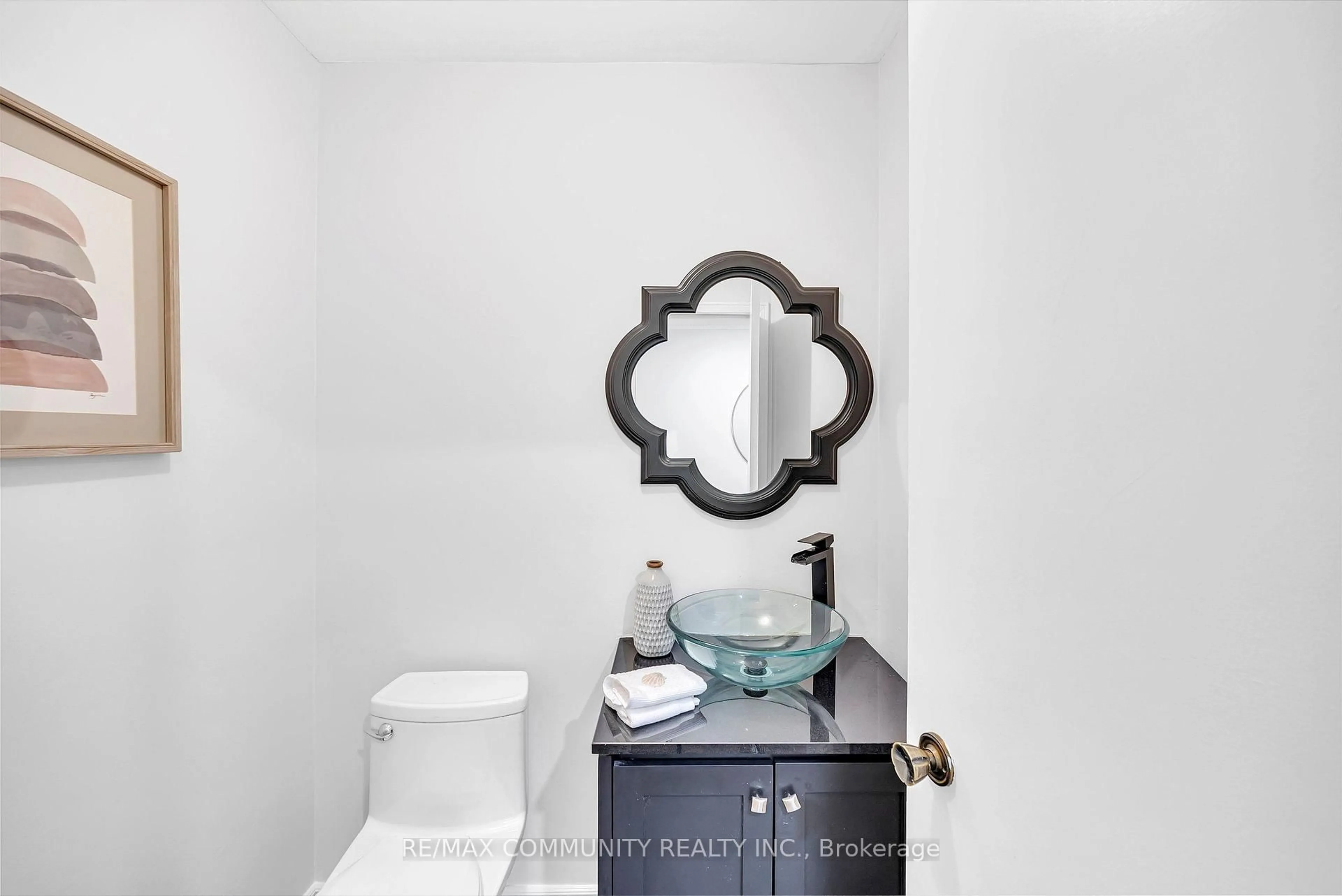 Standard bathroom, ceramic/tile floor for 74 Green Spring Dr, Toronto Ontario M1V 2B1