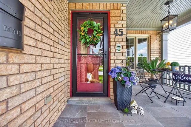 45 Rosemarie Cres, Whitby 3