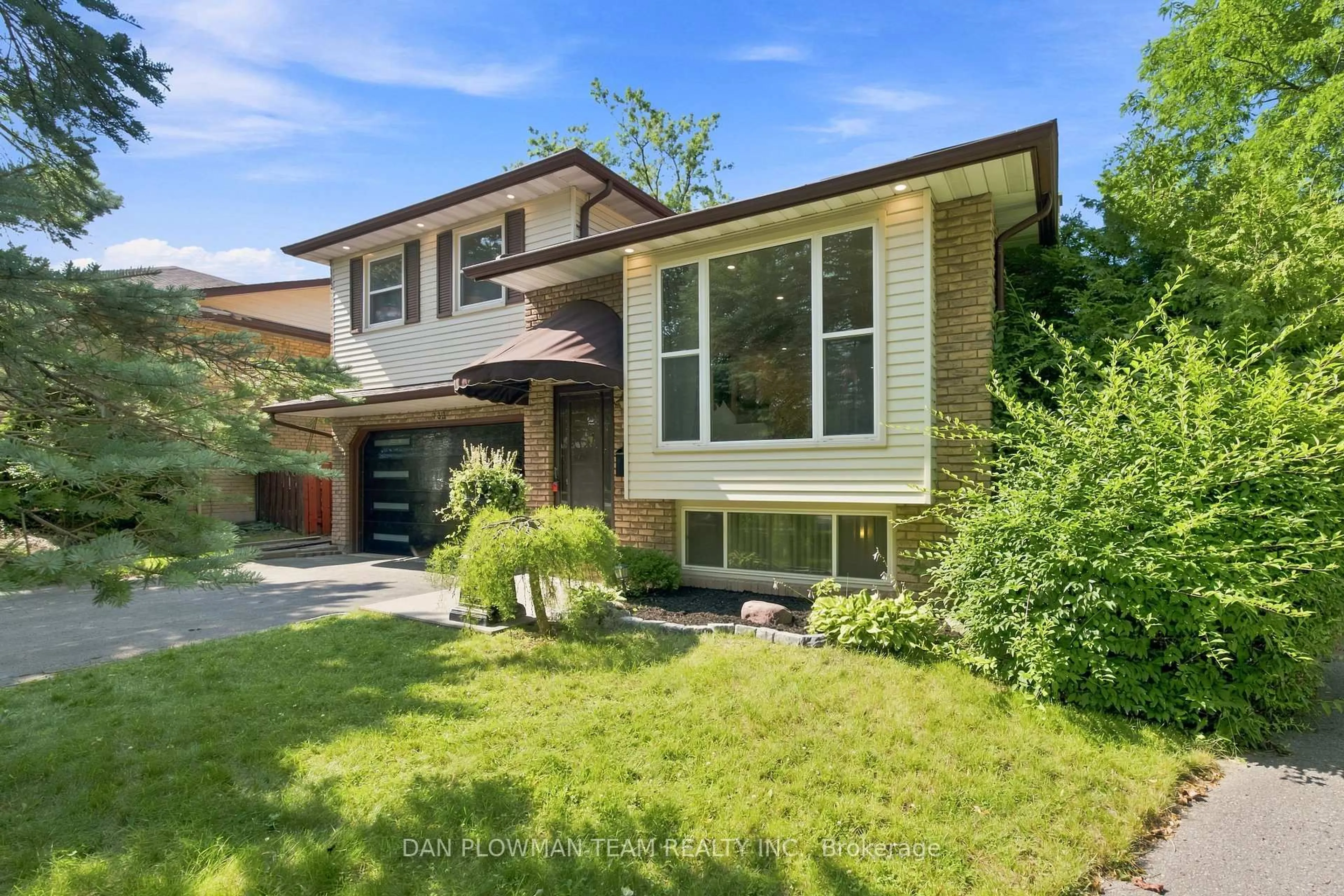 Home with brick exterior material, street for 733 Tarn Crt, Oshawa Ontario L1J 6Y8
