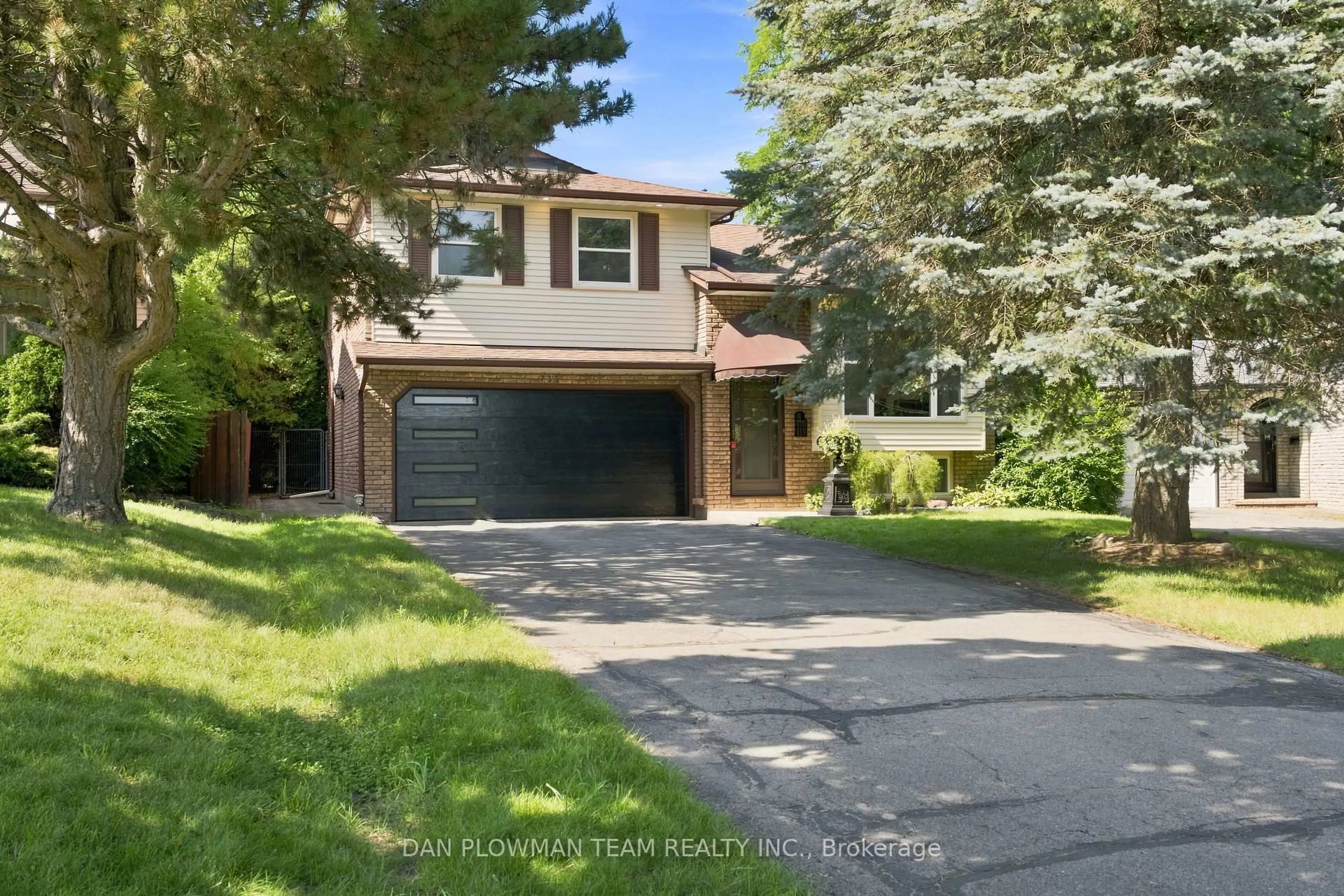 Unknown for 733 Tarn Crt, Oshawa Ontario L1J 6Y8