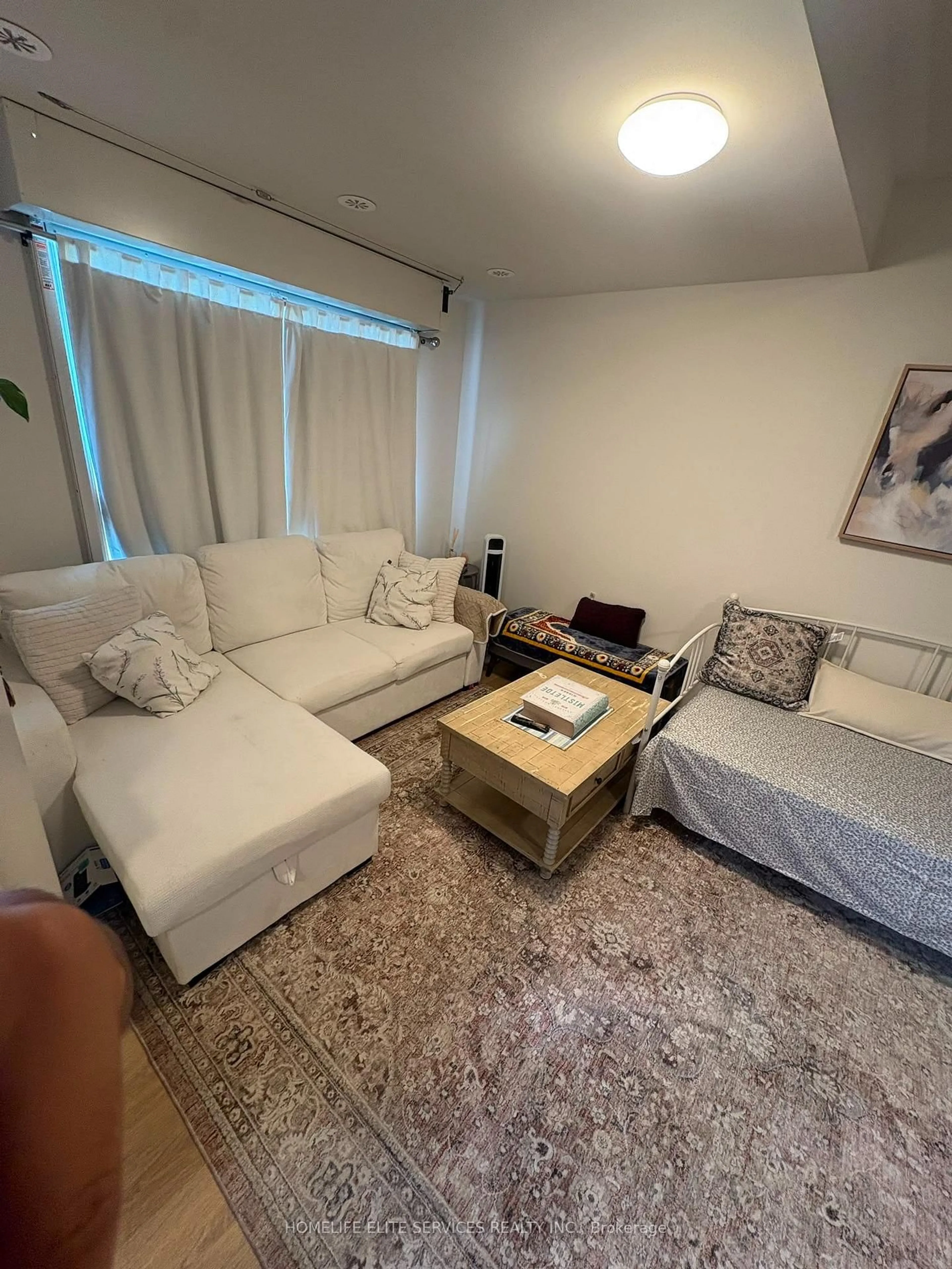 Living room with furniture, unknown for 485 Beresford Path, Oshawa Ontario L1H 0B2