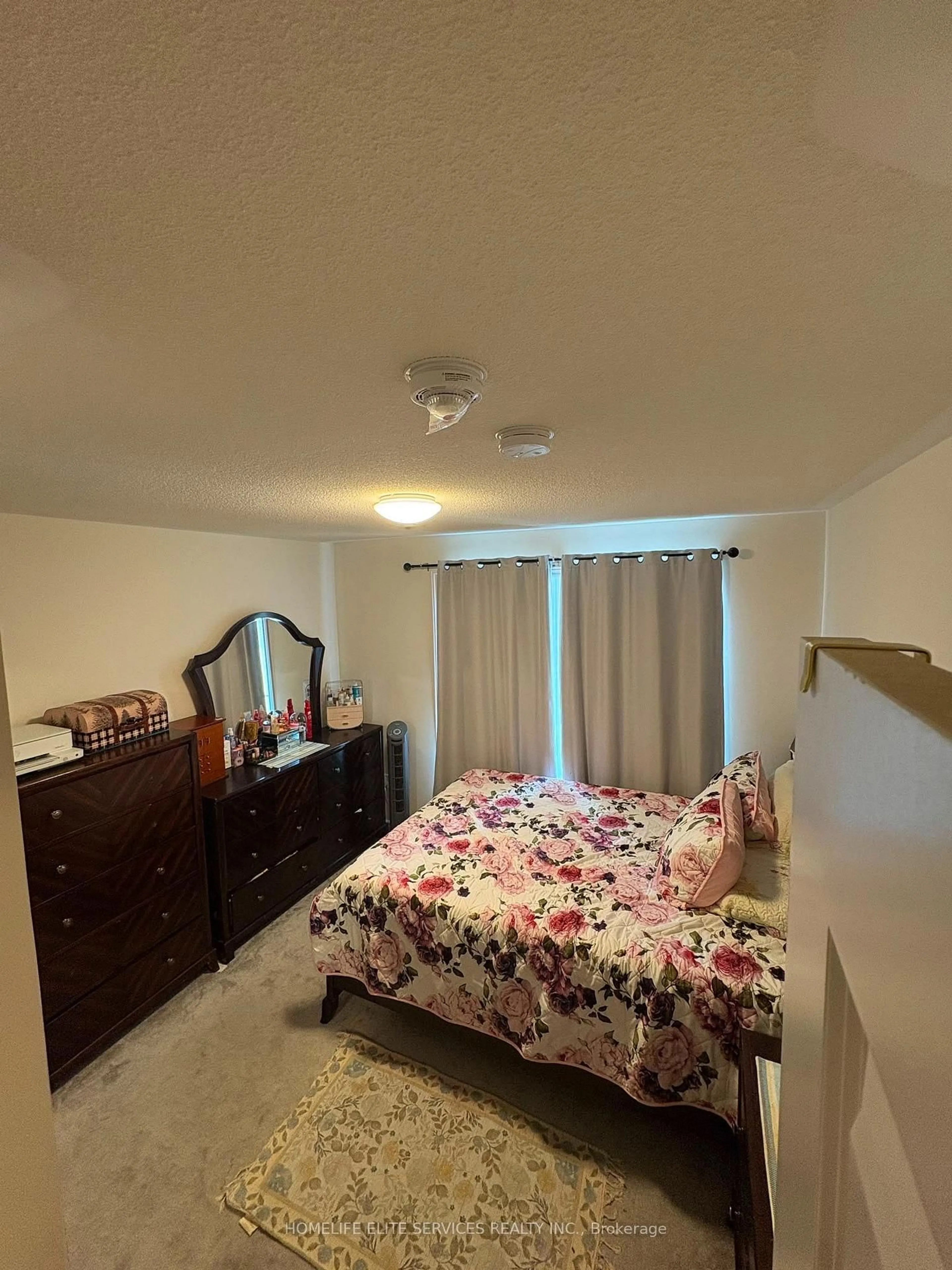 A pic of a room for 485 Beresford Path, Oshawa Ontario L1H 0B2