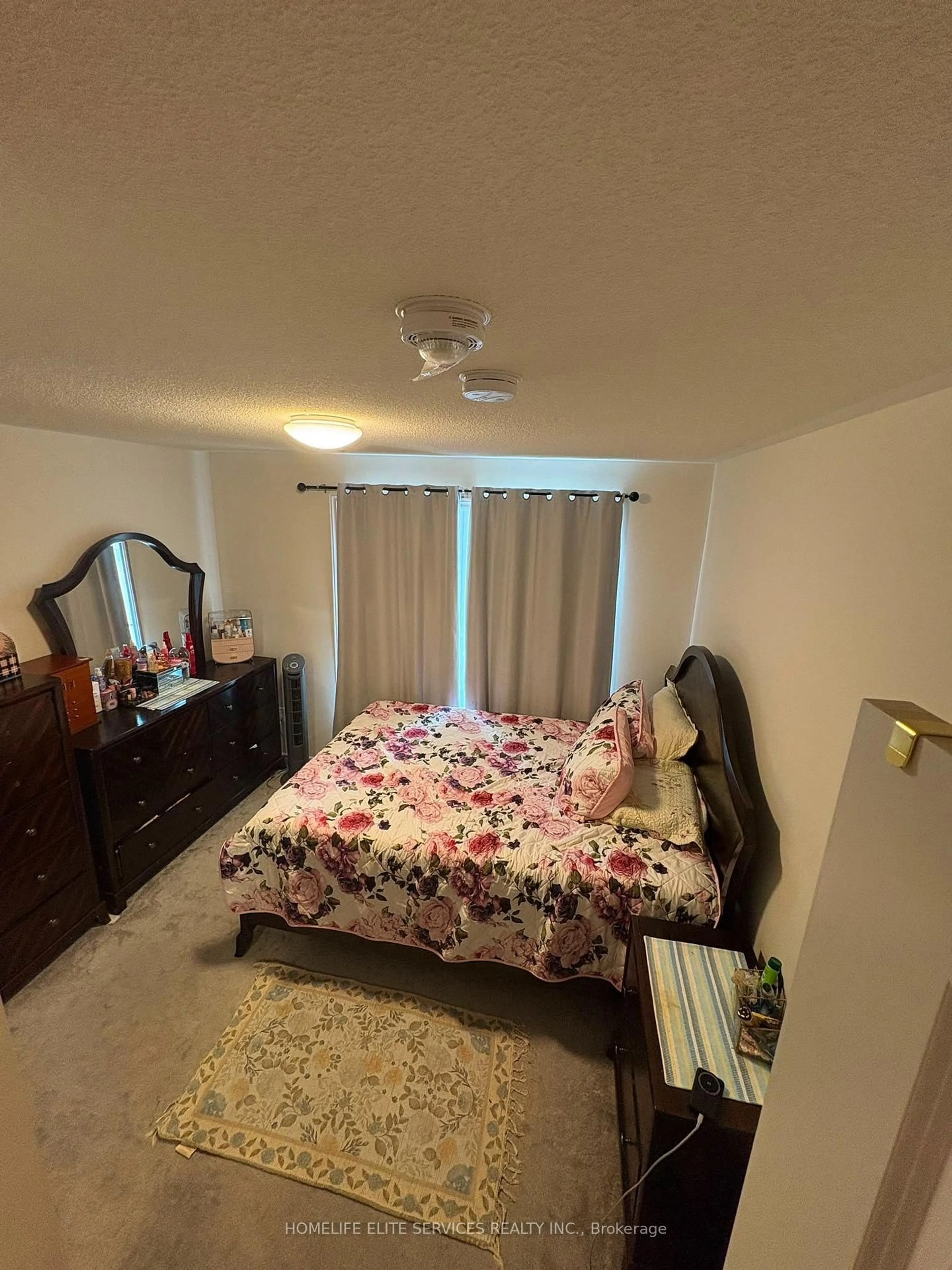 A pic of a room for 485 Beresford Path, Oshawa Ontario L1H 0B2