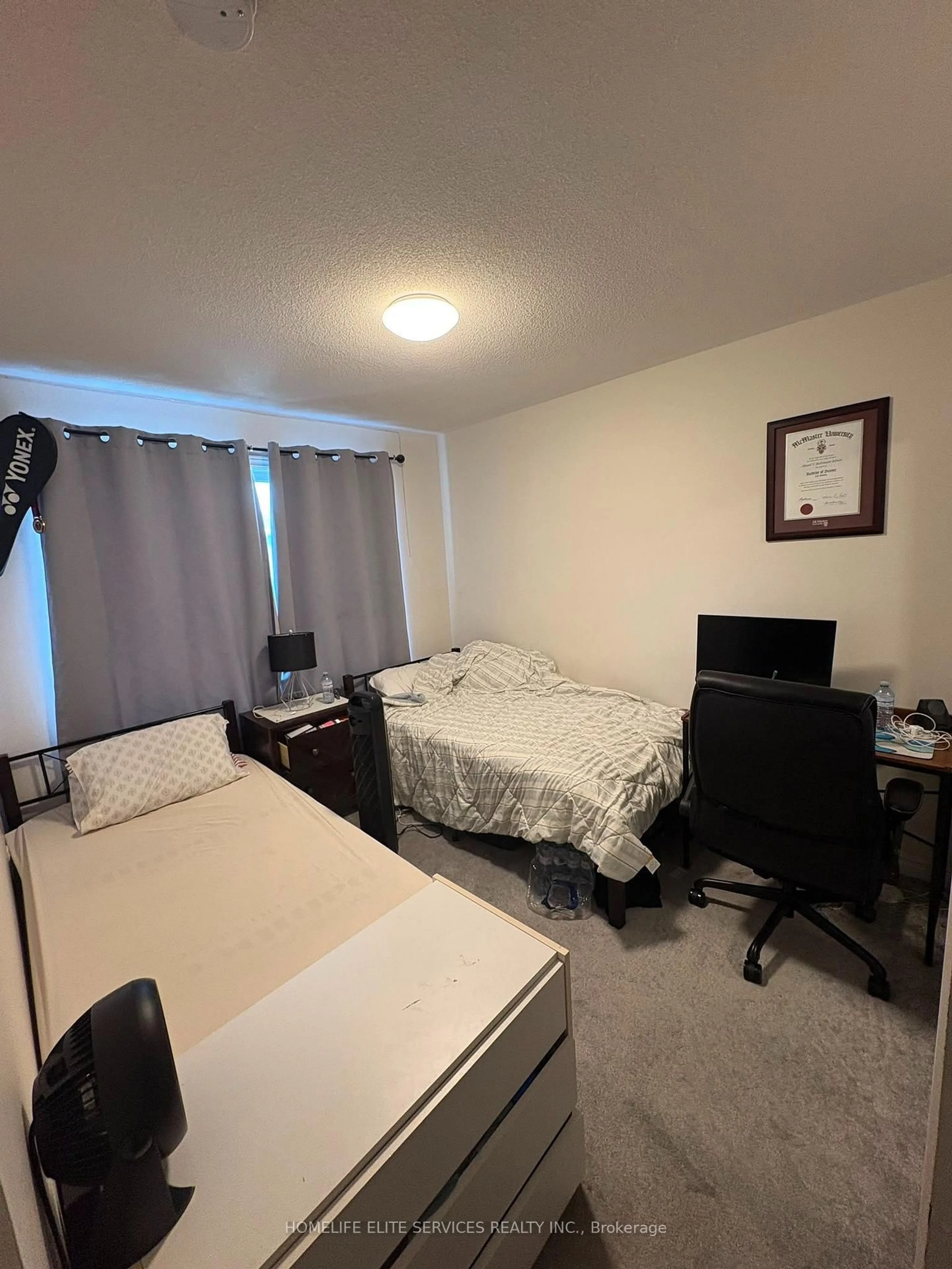 A pic of a room for 485 Beresford Path, Oshawa Ontario L1H 0B2