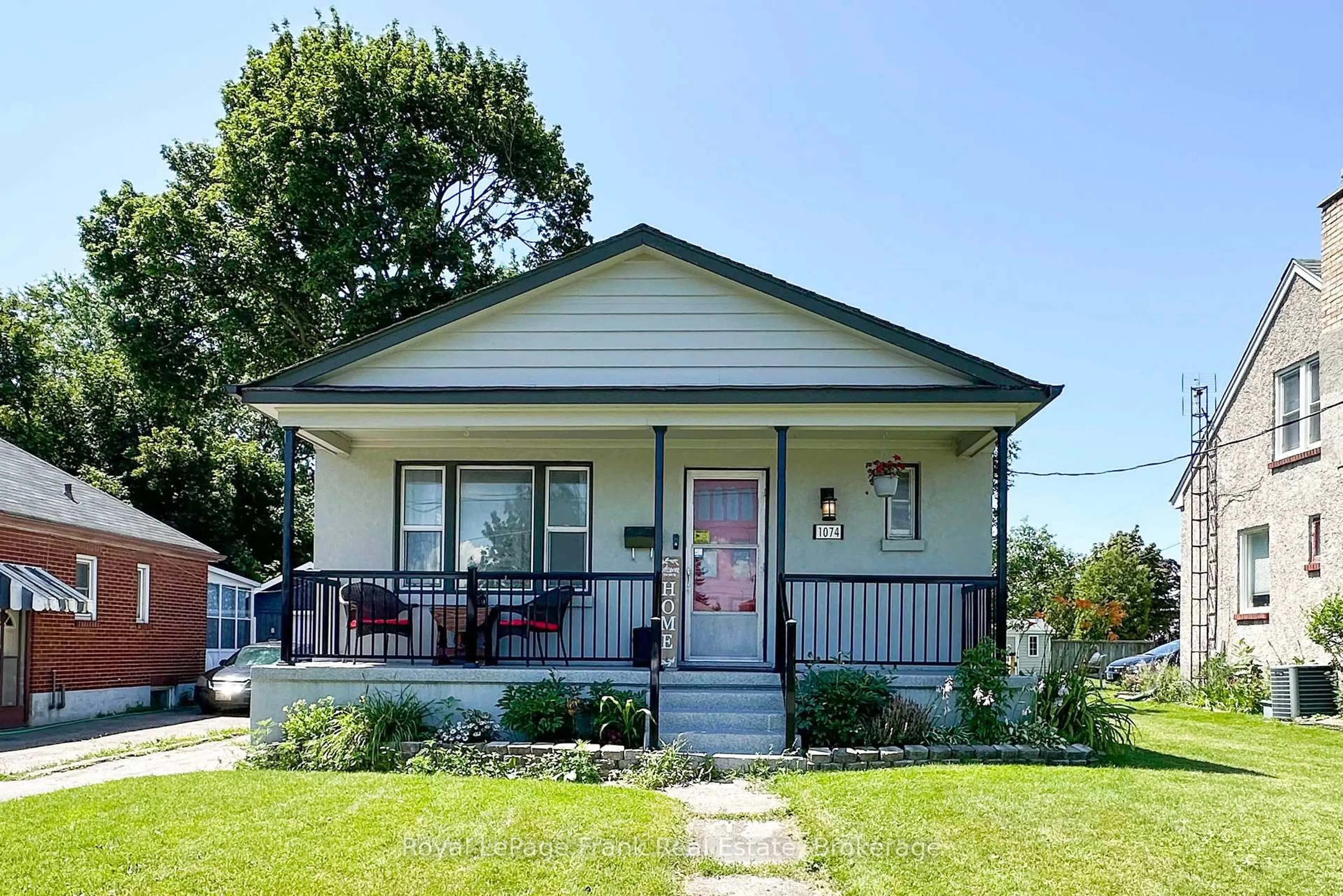 Unknown for 1074 Simcoe St, Oshawa Ontario L1H 4L6