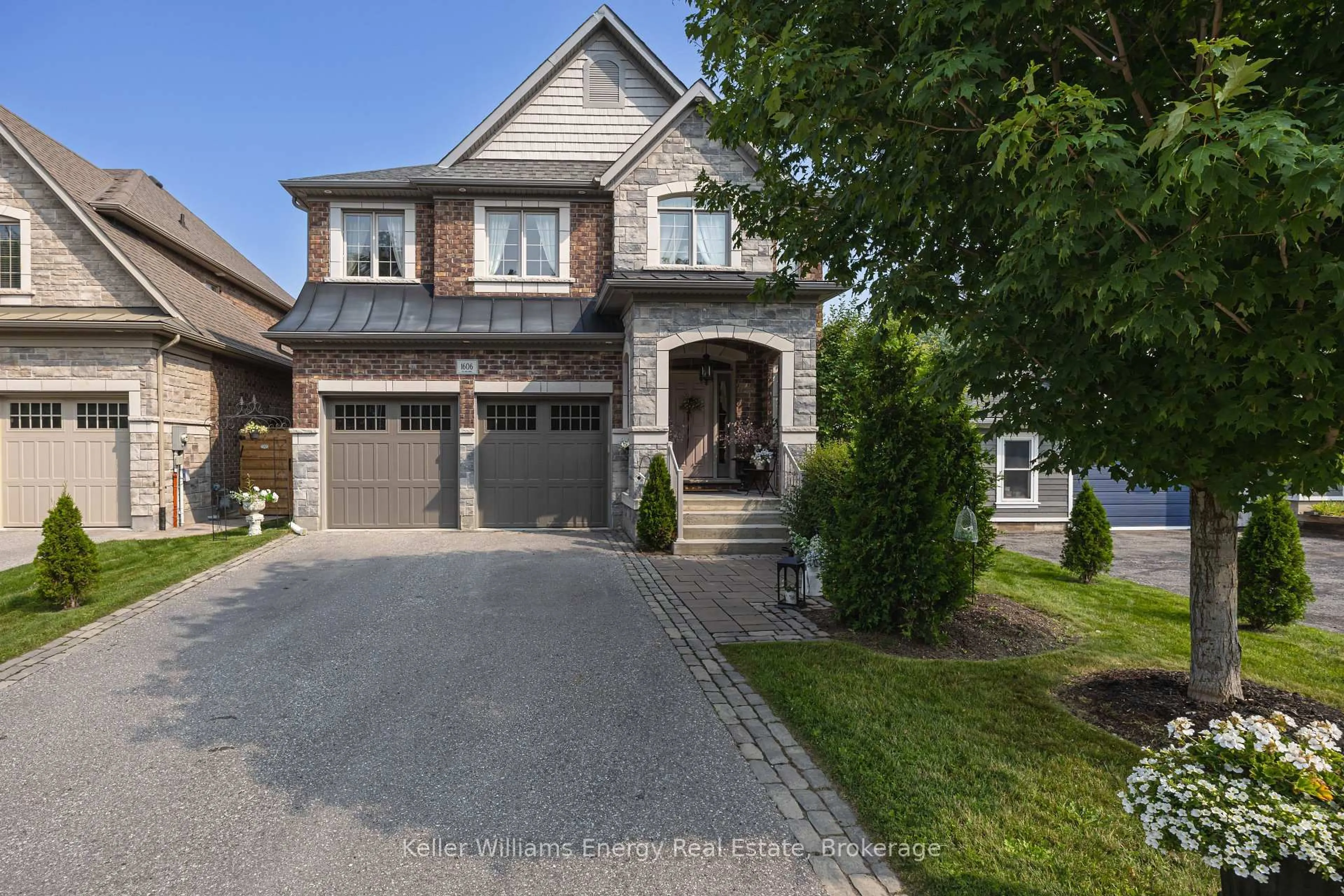 Home with brick exterior material, street for 1606 Nash Rd, Clarington Ontario L1E 2K9