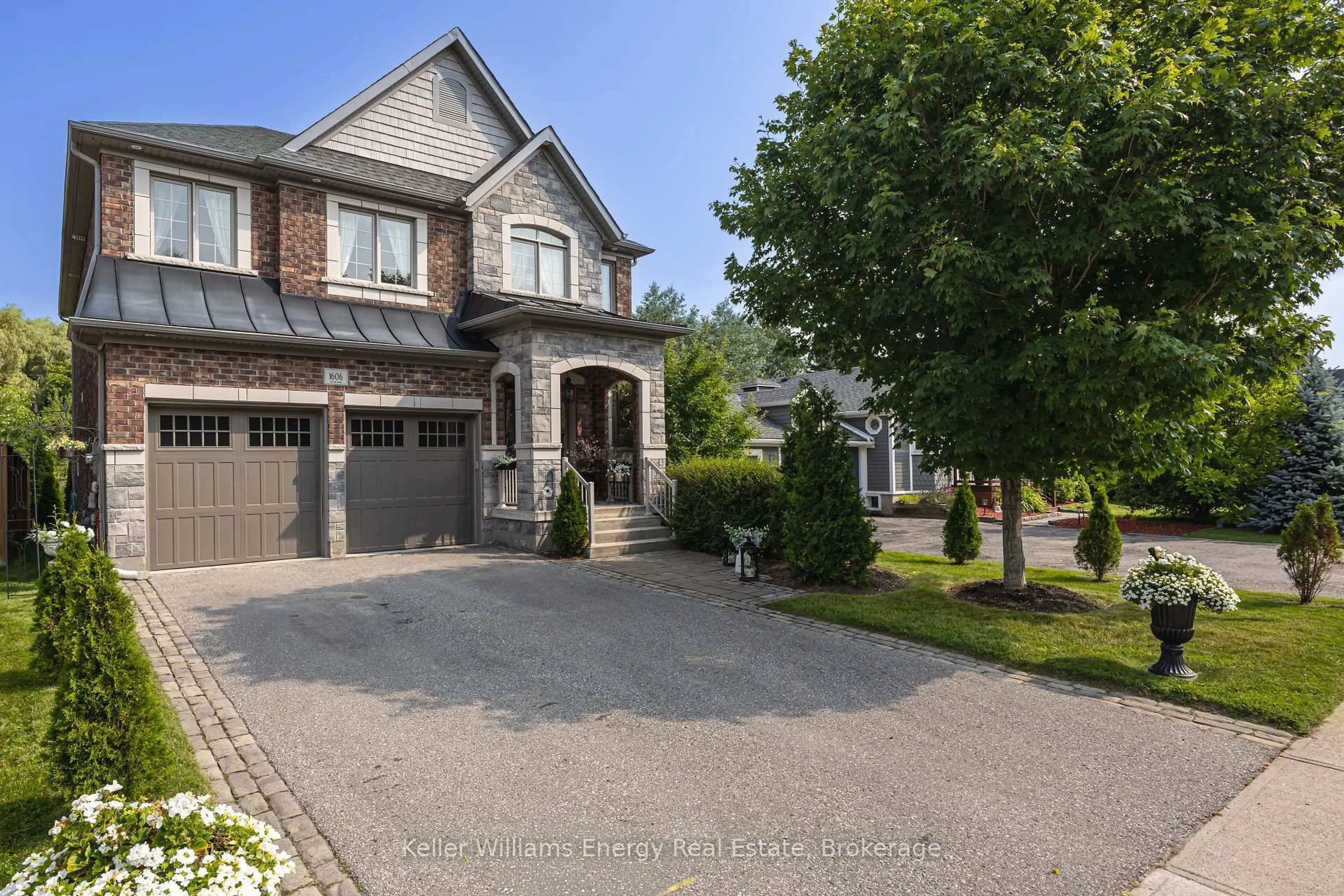 Home with brick exterior material, street for 1606 Nash Rd, Clarington Ontario L1E 2K9