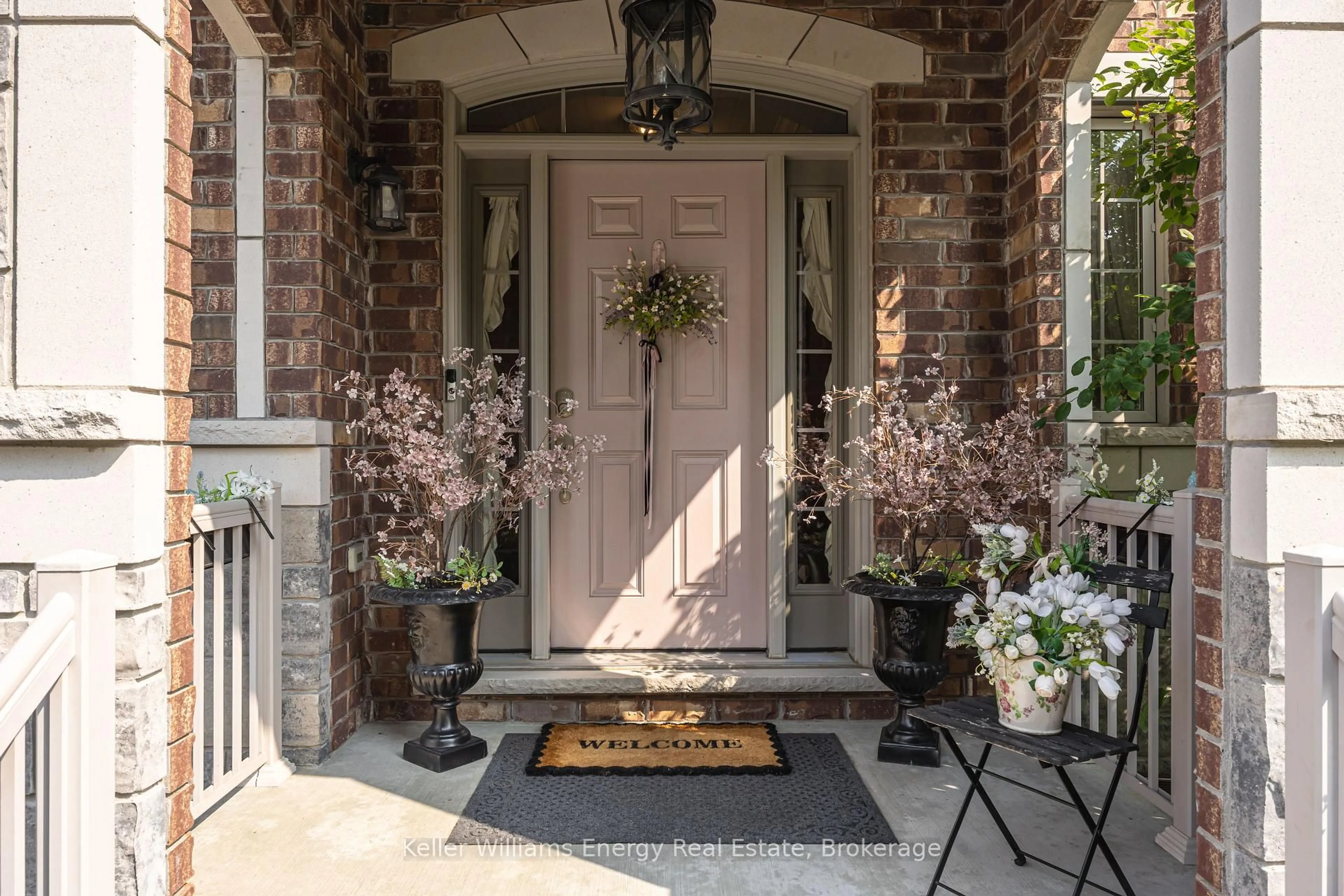 Indoor entryway for 1606 Nash Rd, Clarington Ontario L1E 2K9