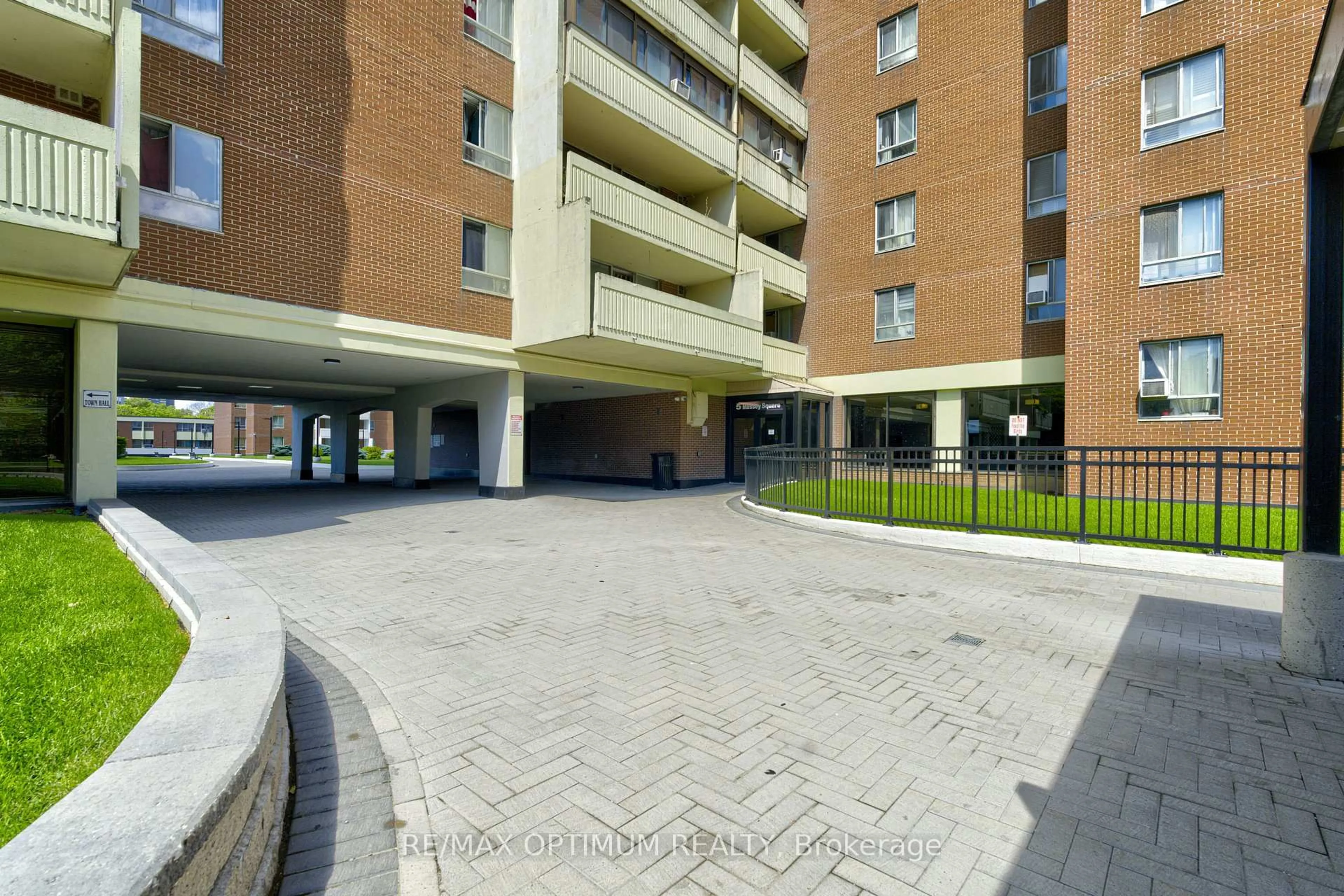 Unknown for 5 Massey Sq #2110, Toronto Ontario M4C 5L6