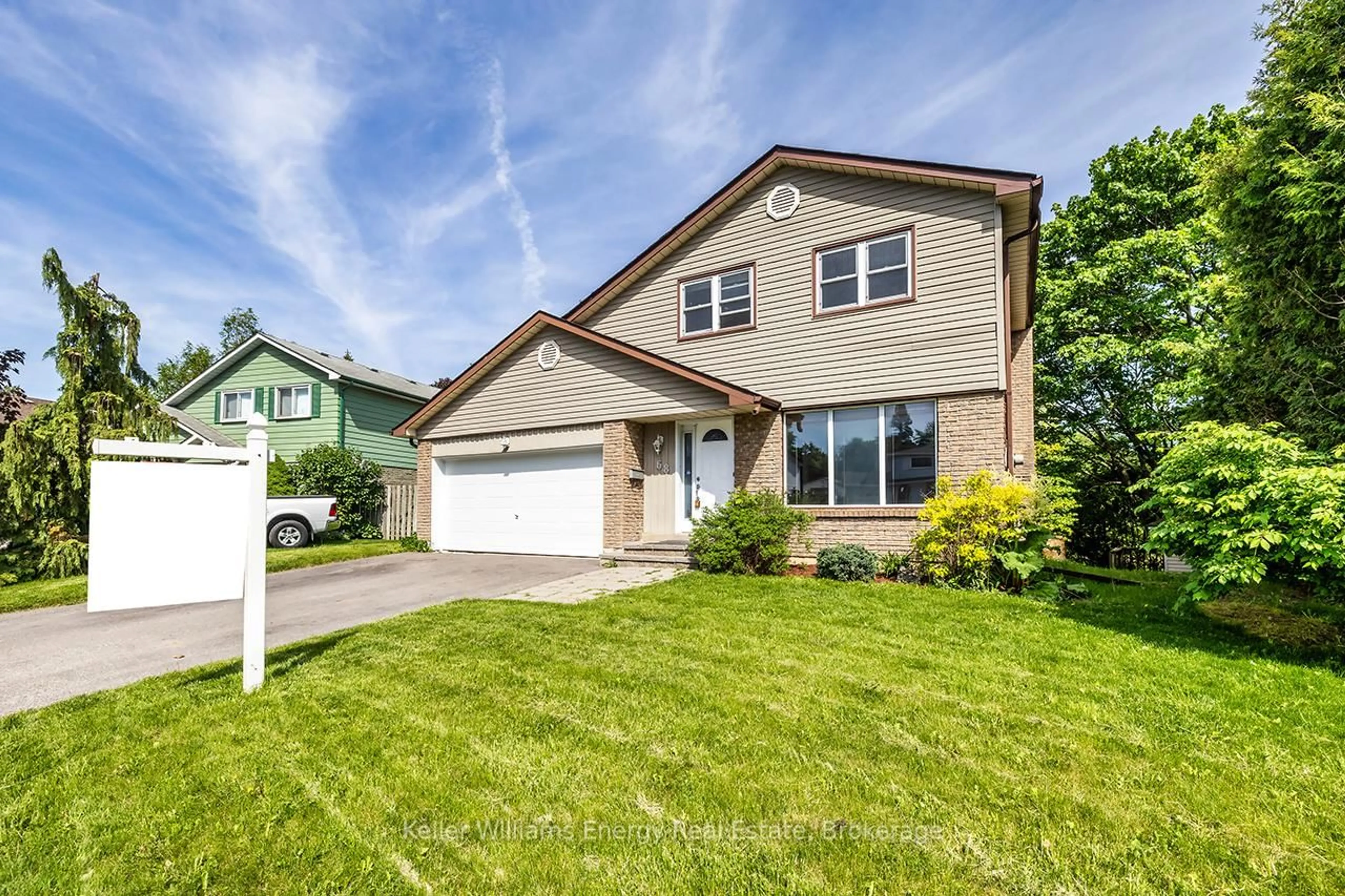 Home with vinyl exterior material, street for 68 Hobbs Dr, Clarington Ontario L1C 3L9