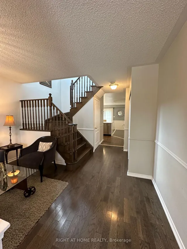 107 Norland Circ, Oshawa 3