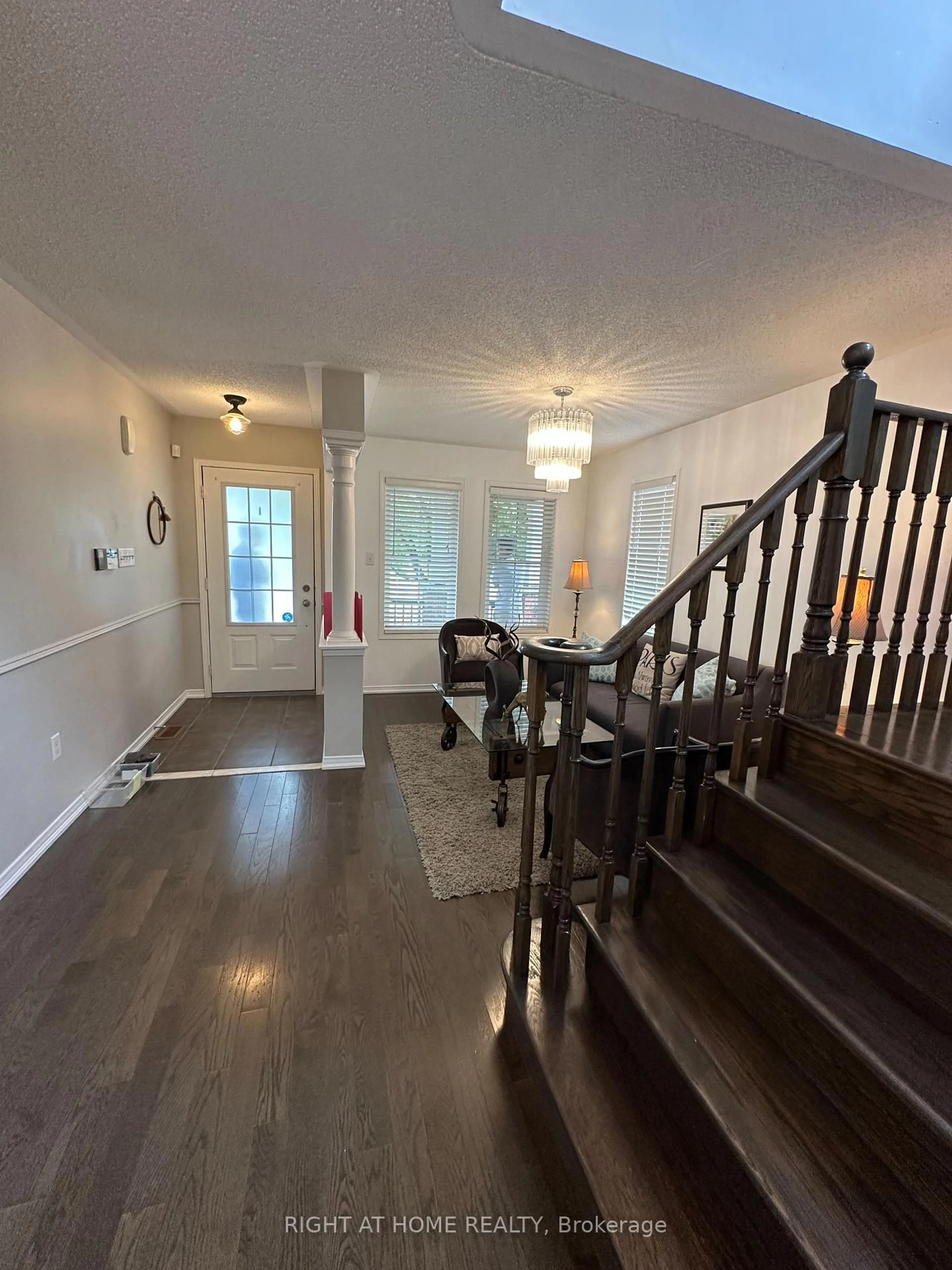 Unknown for 107 Norland Circ, Oshawa Ontario L1L 0A7