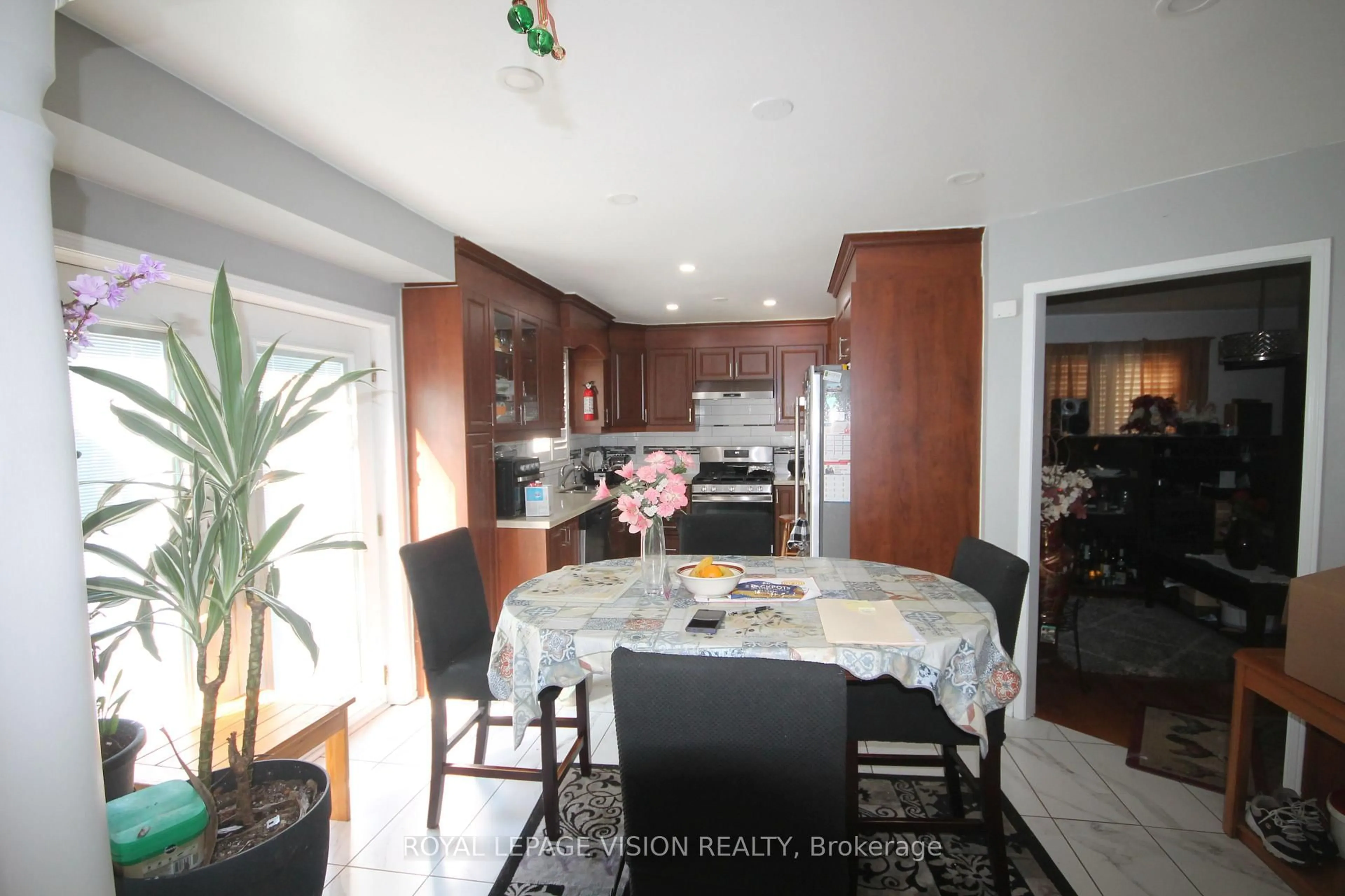 Unknown for 45 Bradbury Cres, Ajax Ontario L1T 4H5
